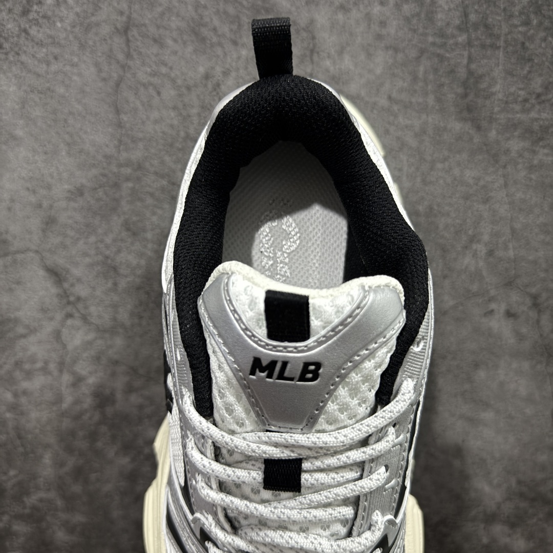 图片[8]-【纯原版】MLB Winner Chunky 25新款 NY百搭舒适休闲潮流运动厚底增高 防滑耐磨 低帮 老爹鞋 男女同款 银色 潮流厚底时尚街头赛博老爹鞋 MLB官方同步出货 虞书欣等众多潮流明星同款 高弹双层MD大底 原楦原档案数据开发版型（完美鞋头弧度/后套收口效果🆚市面文案版本‼️） 原厂立体填充鞋舌海绵 中底注胶孔原数据开发模具大底原厂转印标市面上唯一纯原版本 原材料打造 内增高6cm 原厂1：1模具开发 原厂进口纳米材质 原厂 全套手提袋 原盒雷射防伪标包装 天猫订单品质 官网尺码：35 36 36.5 37.5 38 38.5 39 40 40.5 41 42 42.5 43 44 45-选品中心