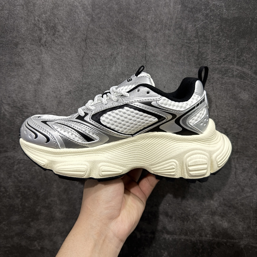 图片[2]-【纯原版】MLB Winner Chunky 25新款 NY百搭舒适休闲潮流运动厚底增高 防滑耐磨 低帮 老爹鞋 男女同款 银色 潮流厚底时尚街头赛博老爹鞋 MLB官方同步出货 虞书欣等众多潮流明星同款 高弹双层MD大底 原楦原档案数据开发版型（完美鞋头弧度/后套收口效果🆚市面文案版本‼️） 原厂立体填充鞋舌海绵 中底注胶孔原数据开发模具大底原厂转印标市面上唯一纯原版本 原材料打造 内增高6cm 原厂1：1模具开发 原厂进口纳米材质 原厂 全套手提袋 原盒雷射防伪标包装 天猫订单品质 官网尺码：35 36 36.5 37.5 38 38.5 39 40 40.5 41 42 42.5 43 44 45-选品中心