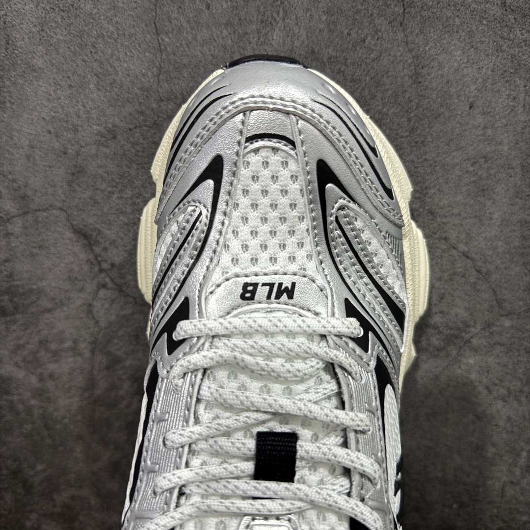 图片[5]-【纯原版】MLB Winner Chunky 25新款 NY百搭舒适休闲潮流运动厚底增高 防滑耐磨 低帮 老爹鞋 男女同款 银色 潮流厚底时尚街头赛博老爹鞋 MLB官方同步出货 虞书欣等众多潮流明星同款 高弹双层MD大底 原楦原档案数据开发版型（完美鞋头弧度/后套收口效果🆚市面文案版本‼️） 原厂立体填充鞋舌海绵 中底注胶孔原数据开发模具大底原厂转印标市面上唯一纯原版本 原材料打造 内增高6cm 原厂1：1模具开发 原厂进口纳米材质 原厂 全套手提袋 原盒雷射防伪标包装 天猫订单品质 官网尺码：35 36 36.5 37.5 38 38.5 39 40 40.5 41 42 42.5 43 44 45-选品中心