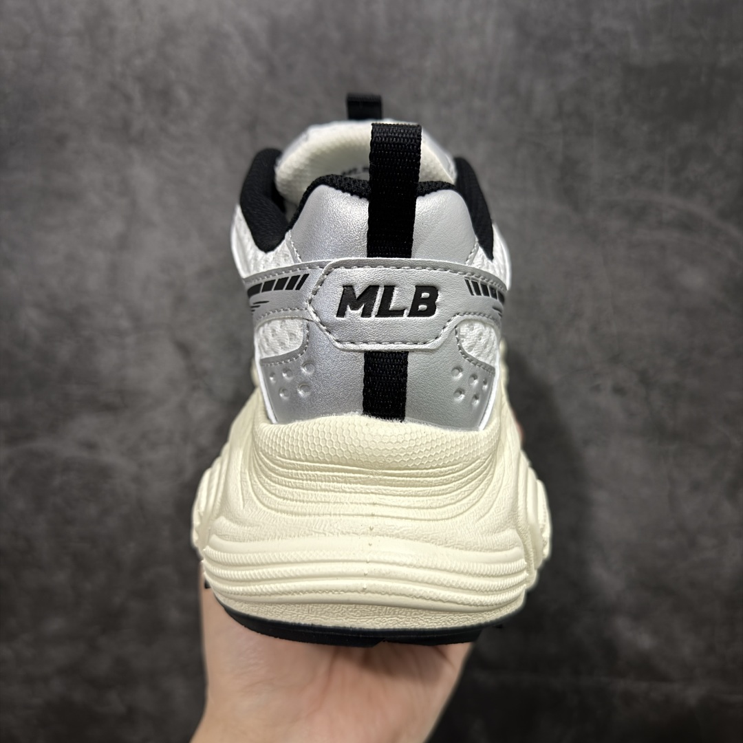 图片[4]-【纯原版】MLB Winner Chunky 25新款 NY百搭舒适休闲潮流运动厚底增高 防滑耐磨 低帮 老爹鞋 男女同款 银色 潮流厚底时尚街头赛博老爹鞋 MLB官方同步出货 虞书欣等众多潮流明星同款 高弹双层MD大底 原楦原档案数据开发版型（完美鞋头弧度/后套收口效果🆚市面文案版本‼️） 原厂立体填充鞋舌海绵 中底注胶孔原数据开发模具大底原厂转印标市面上唯一纯原版本 原材料打造 内增高6cm 原厂1：1模具开发 原厂进口纳米材质 原厂 全套手提袋 原盒雷射防伪标包装 天猫订单品质 官网尺码：35 36 36.5 37.5 38 38.5 39 40 40.5 41 42 42.5 43 44 45-选品中心