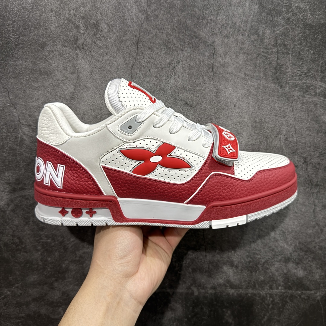 【广东纯原版本】驴牌 LV Louis Vuitton Trainer 限定联名 低帮休闲板鞋 白红魔术贴 代购级别 ZP级全套包装 原版购入历时近两个月开发打造! 经典多拼色超好看 原版完美楦型 调试了两个月 鞋面独家订制压纹粒面小牛皮 大底TPU、模具费2w+ 质感媲美原版 垫脚聚米微料加透气英伦网布 细节原版一致 ❗️请注意区分市面通货材料 版型 包装配件 尺码: 38 39 40 41 42 43 44 45 46-选品中心