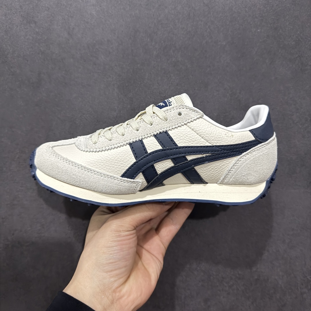 图片[2]-【公司级】Onitsuka Tiger鬼塚虎阿甘鞋EDR 78™休闲鞋78系列 中性休闲运动鞋 复古风的日常百搭神器它的设计灵感来源于经典跑步鞋，简约又不失时尚感。经典配色让整双鞋看起来特别温暖，搭配牛仔裤或者休闲裤都非常合适。鞋身采用优质材料制成，穿着起来轻便又舒适，长时间走路也不会觉得累。这双鞋的设计细节也很用心，鞋底纹路清晰，抓地力强，适合各种场合。无论是日常通勤还是周末出游，它都能成为你的最佳拍档。 尺码： 36-45 含半码 编码： FS220240-选品中心