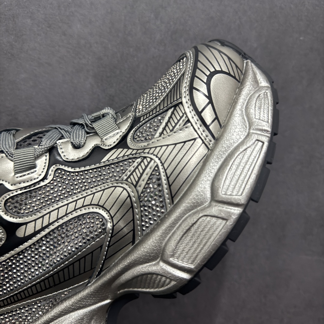 图片[5]-【广东纯原版本】GG-CC Chunky Low镶钻休闲运动老爹鞋系列 #广东大厂出品 完美细节 25ss春季新款 大长腿 时髦look轻松定格 不费力展现率性氛围 酷帅机能风不规则设计大底 GGCC 银灰色拼色造型设计 轻便舒适百搭 不管怎么搭都敲好看~ 尺码： 35 36 37 38 39 40-选品中心