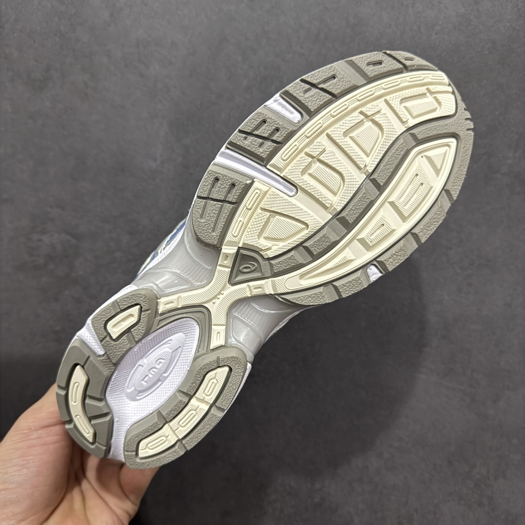 图片[9]-【公司级】ASICS 亚瑟士 GEL-1130 男女时尚透气 健步减震 运动潮流耐磨休闲鞋 选用网眼与皮革相接，复古而富有层次感。网布搭配银色金属感线条，虎爪 Logo 加入配色点缀，加深复古时尚美感Ortholite 鞋垫+搭载着 GEL 缓震胶的鞋底，同时辅以耐磨大底提供良好抓地力。复古美学入门代表作，重现2000年代后期的复古美学。 货号：1201A609-101 尺码：36-45半-选品中心