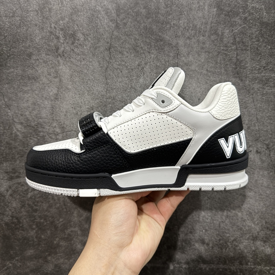 图片[2]-【代购级别】ZP级全套包装 驴牌 LV 2021s LV Trainer 限定联名 入秋最新配色国内限定无售⚠️ 原版购入历时近两个月开发打造！ 经典多拼色超好看 原版完美楦型 调试了两个月 鞋面独家订制压纹粒面小牛皮 大底TPU、模具费2w+ 质感媲美原版 垫脚聚米微料加透气英伦网布 细节原版一致 ❗️请注意区分市面通货材料 版型 包装配件 尺码：35 36 37 38 39 40 41 42 43 44 45-选品中心