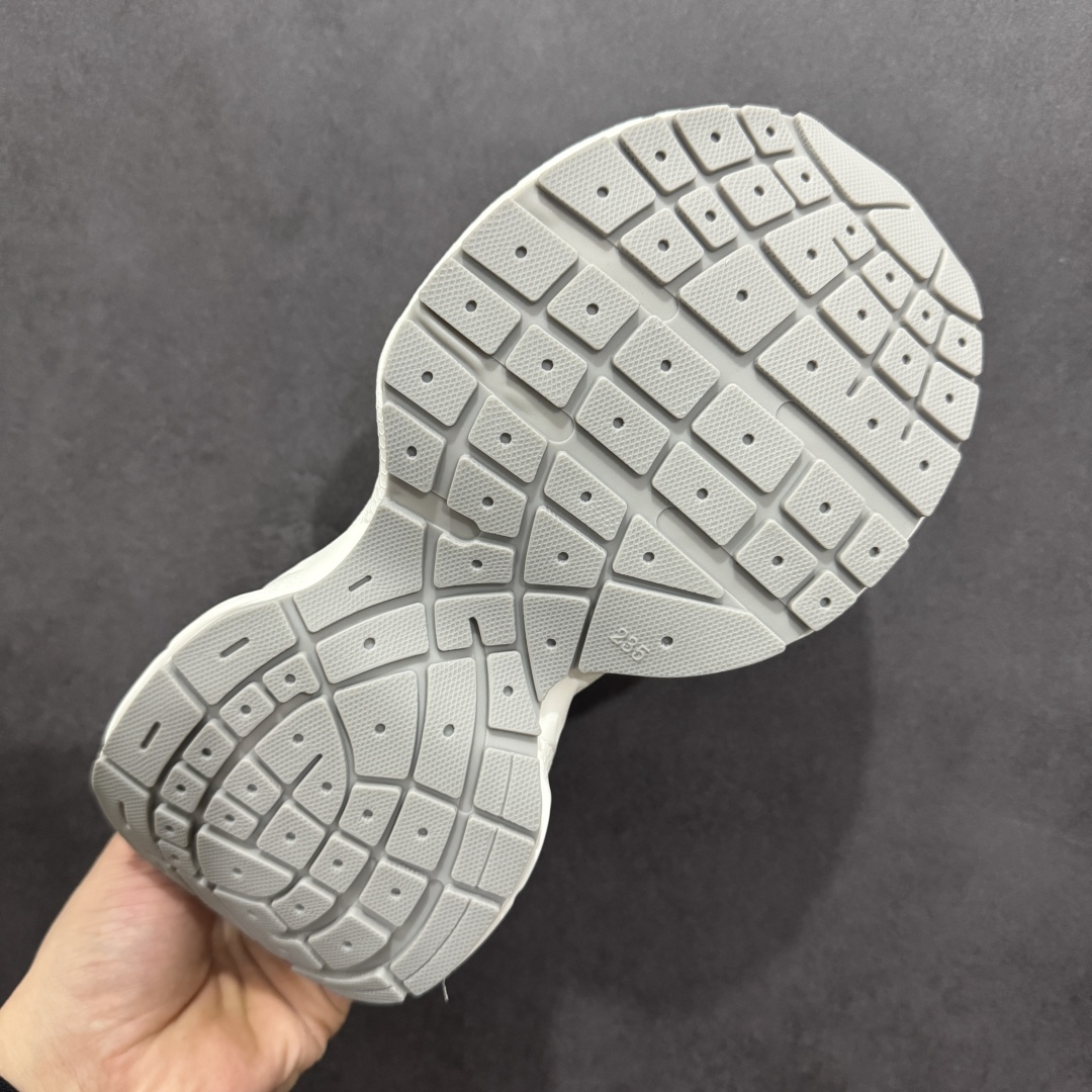 图片[9]-【广东纯原版本】GG-CC Chunky Low 休闲运动老爹鞋 #广东大厂出品 完美细节 25ss早春新款 大长腿 时髦look轻松定格 不费力展现率性氛围 酷帅机能风不规则设计大底 GGcc杏银红色拼色造型设计 轻便舒适百搭 不管怎么搭都敲好看~ 尺码： 35 36 37 38 39 40-选品中心