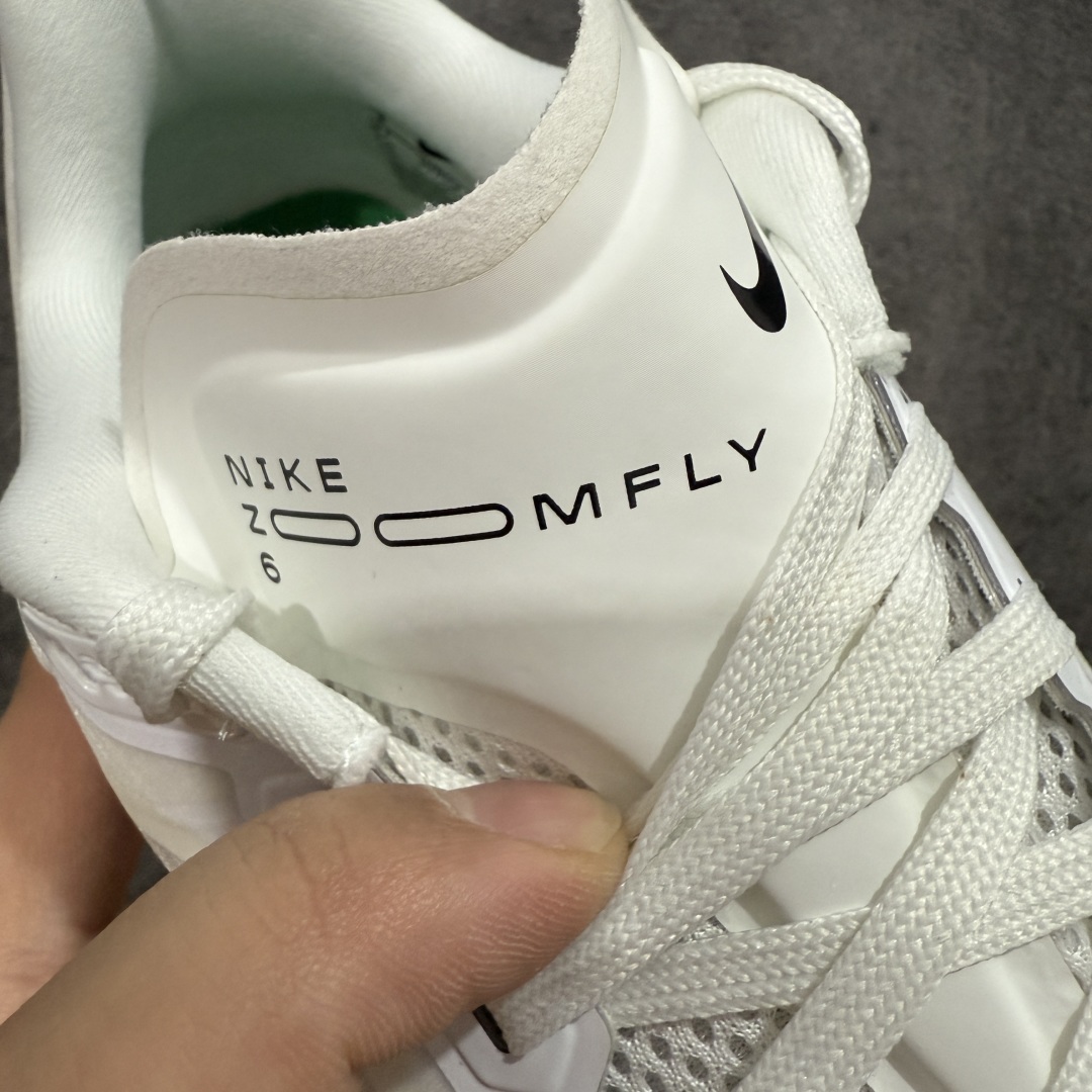 图片[5]-【纯原版】NK Zoom Fly 6 EK竞速飞行6代系列低帮轻质缓震透气休闲运动跑步鞋HJ7038-100 全新纯原版 超高清洁度做工 正确组合大底 内置抗扭片 完美版型 还原脚感 健身跑步必备跑鞋💪🏻 NK旗下主打竞速训练的Zoom Fly 6突然官宣，让不少跑步玩家都激动万分。根据 Nike 的官方说法，鞋款由基普乔格亲自监制并测试，可以说是受到地球最强跑者肯定的一双鞋。近日，这双鞋迎来基普乔格专属配色，并释出了官图。灵感来自基普乔格在土地跑道训练的经历，中底造型旨在还原训练后尘土覆盖的感觉。外观方面，延续了超大 Swoosh 的标志性设计，中底充满棱角感与层次感。科技方面，搭载加量ZoomX 与 SR-02 泡绵及全掌型 FlyPlate 碳纤维板 尺码：36 36.5 37.5 38 38.5 39 40 40.5 41 42 42.5 43 44 44.5 45 46-选品中心