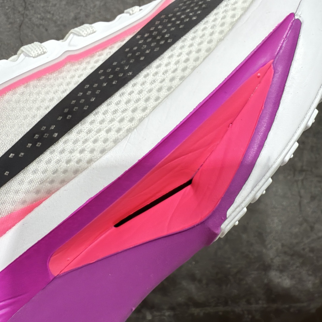 图片[5]-【纯原版】NK Zoom Fly 6 EK竞速飞行6代系列低帮轻质缓震透气休闲运动跑步鞋 FN8454-101 全新纯原版 超高清洁度做工 正确组合大底 内置抗扭片 完美版型 还原脚感 区别通货 健身跑步必备跑鞋💪🏻 NK旗下主打竞速训练的Zoom Fly 6突然官宣，让不少跑步玩家都激动万分。根据 Nike 的官方说法，鞋款由基普乔格亲自监制并测试，可以说是受到地球最强跑者肯定的一双鞋。近日，这双鞋迎来基普乔格专属配色，并释出了官图。灵感来自基普乔格在土地跑道训练的经历，中底造型旨在还原训练后尘土覆盖的感觉。外观方面，延续了超大 Swoosh 的标志性设计，中底充满棱角感与层次感。科技方面，搭载加量ZoomX 与 SR-02 泡绵及全掌型 FlyPlate 碳纤维板 尺码：36 36.5 37.5 38 38.5 39 40 40.5 41 42 42.5 43 44 44.5 45 46-选品中心