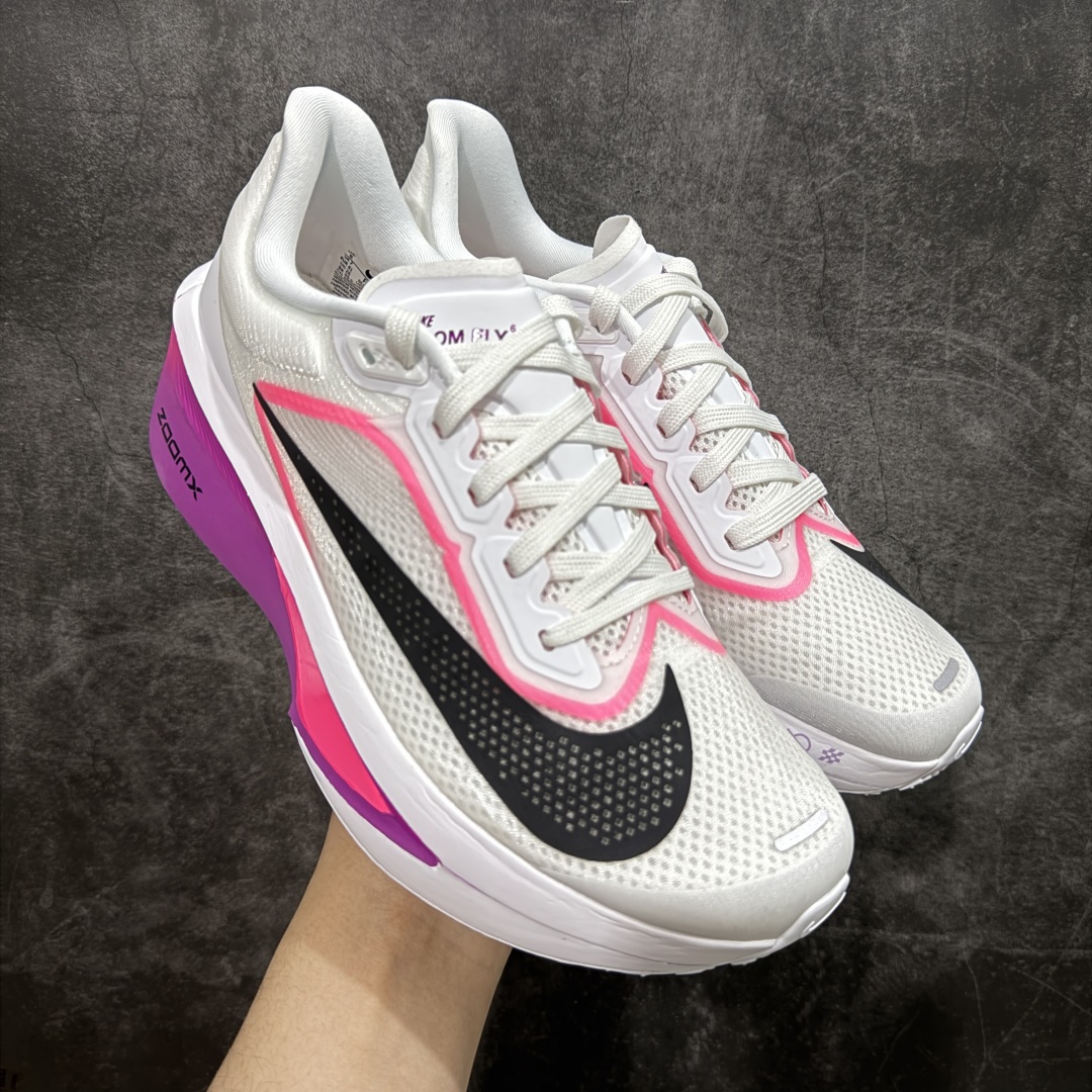 【纯原版】NK Zoom Fly 6 EK竞速飞行6代系列低帮轻质缓震透气休闲运动跑步鞋 FN8454-101 全新纯原版 超高清洁度做工 正确组合大底 内置抗扭片 完美版型 还原脚感 区别通货 健身跑步必备跑鞋💪🏻 NK旗下主打竞速训练的Zoom Fly 6突然官宣，让不少跑步玩家都激动万分。根据 Nike 的官方说法，鞋款由基普乔格亲自监制并测试，可以说是受到地球最强跑者肯定的一双鞋。近日，这双鞋迎来基普乔格专属配色，并释出了官图。灵感来自基普乔格在土地跑道训练的经历，中底造型旨在还原训练后尘土覆盖的感觉。外观方面，延续了超大 Swoosh 的标志性设计，中底充满棱角感与层次感。科技方面，搭载加量ZoomX 与 SR-02 泡绵及全掌型 FlyPlate 碳纤维板 尺码：36 36.5 37.5 38 38.5 39 40 40.5 41 42 42.5 43 44 44.5 45 46-选品中心
