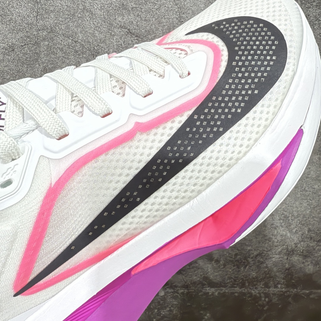 图片[4]-【纯原版】NK Zoom Fly 6 EK竞速飞行6代系列低帮轻质缓震透气休闲运动跑步鞋 FN8454-101 全新纯原版 超高清洁度做工 正确组合大底 内置抗扭片 完美版型 还原脚感 区别通货 健身跑步必备跑鞋💪🏻 NK旗下主打竞速训练的Zoom Fly 6突然官宣，让不少跑步玩家都激动万分。根据 Nike 的官方说法，鞋款由基普乔格亲自监制并测试，可以说是受到地球最强跑者肯定的一双鞋。近日，这双鞋迎来基普乔格专属配色，并释出了官图。灵感来自基普乔格在土地跑道训练的经历，中底造型旨在还原训练后尘土覆盖的感觉。外观方面，延续了超大 Swoosh 的标志性设计，中底充满棱角感与层次感。科技方面，搭载加量ZoomX 与 SR-02 泡绵及全掌型 FlyPlate 碳纤维板 尺码：36 36.5 37.5 38 38.5 39 40 40.5 41 42 42.5 43 44 44.5 45 46-选品中心