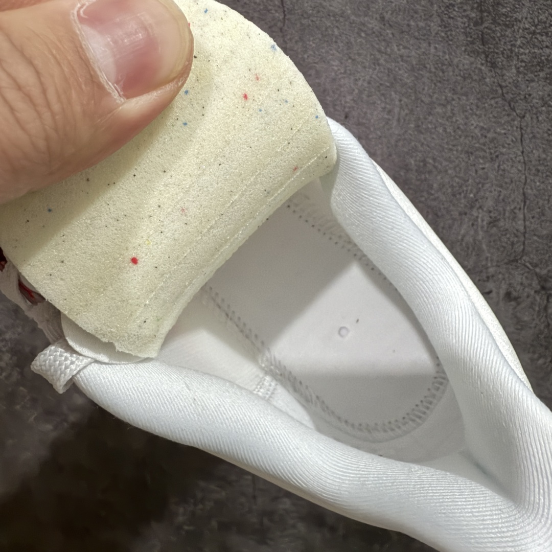 图片[8]-【纯原版】NK Zoom Fly 6 EK竞速飞行6代系列低帮轻质缓震透气休闲运动跑步鞋 FN8454-101 全新纯原版 超高清洁度做工 正确组合大底 内置抗扭片 完美版型 还原脚感 区别通货 健身跑步必备跑鞋💪🏻 NK旗下主打竞速训练的Zoom Fly 6突然官宣，让不少跑步玩家都激动万分。根据 Nike 的官方说法，鞋款由基普乔格亲自监制并测试，可以说是受到地球最强跑者肯定的一双鞋。近日，这双鞋迎来基普乔格专属配色，并释出了官图。灵感来自基普乔格在土地跑道训练的经历，中底造型旨在还原训练后尘土覆盖的感觉。外观方面，延续了超大 Swoosh 的标志性设计，中底充满棱角感与层次感。科技方面，搭载加量ZoomX 与 SR-02 泡绵及全掌型 FlyPlate 碳纤维板 尺码：36 36.5 37.5 38 38.5 39 40 40.5 41 42 42.5 43 44 44.5 45 46-选品中心