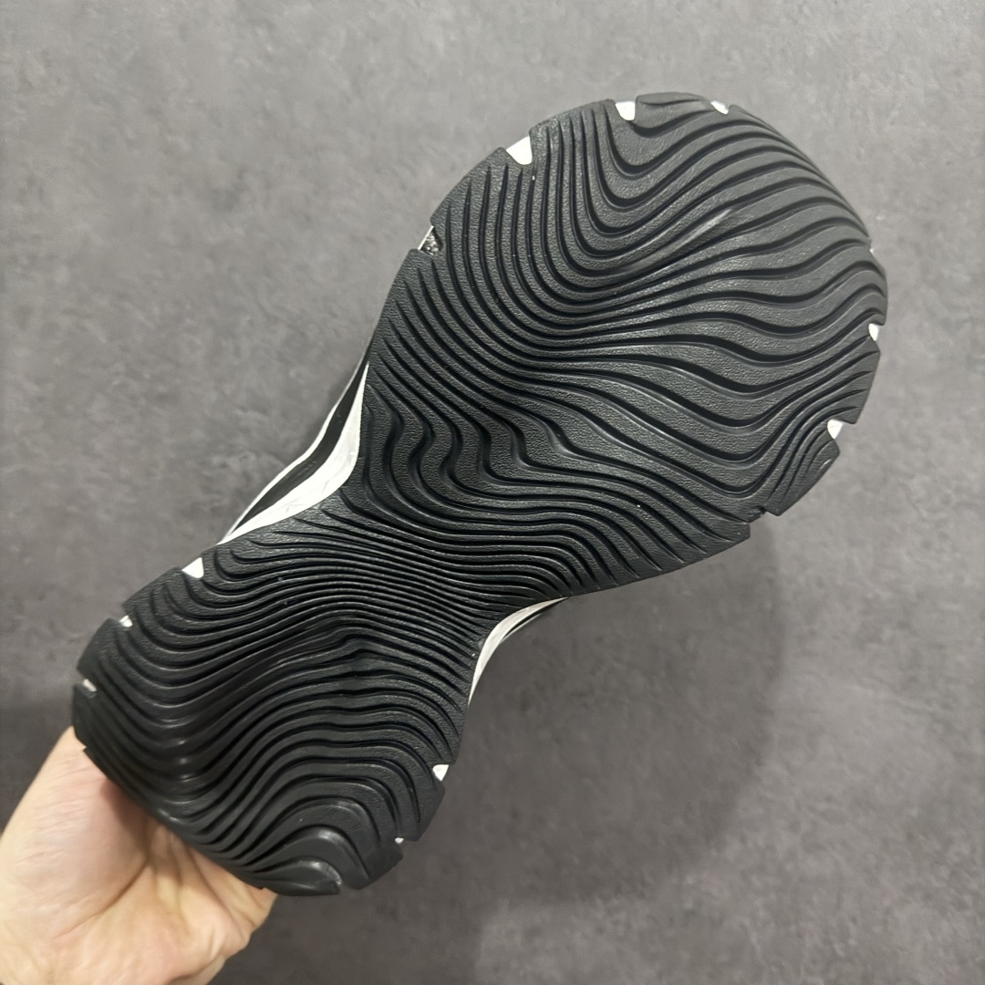 图片[9]-【公司级】Adidas Vento XLG MTW 脉冲系列 复古休闲老爹鞋 官方同步上架 鞋面是透气网面和皮革拼接 脚感轻盈 不闷汗 每次穿着跑步都感觉脚底在自由呼吸 鞋底是adidas经典的防滑设计 纹路很深 抓地力超稳 低帮设计很显脚踝纤细 却不失满满的包围安全感 货号： JR5686  尺码：35.5 36 36.5 37 38 38.5 39 40 40.5 41 42 42.5 43 44 45-选品中心