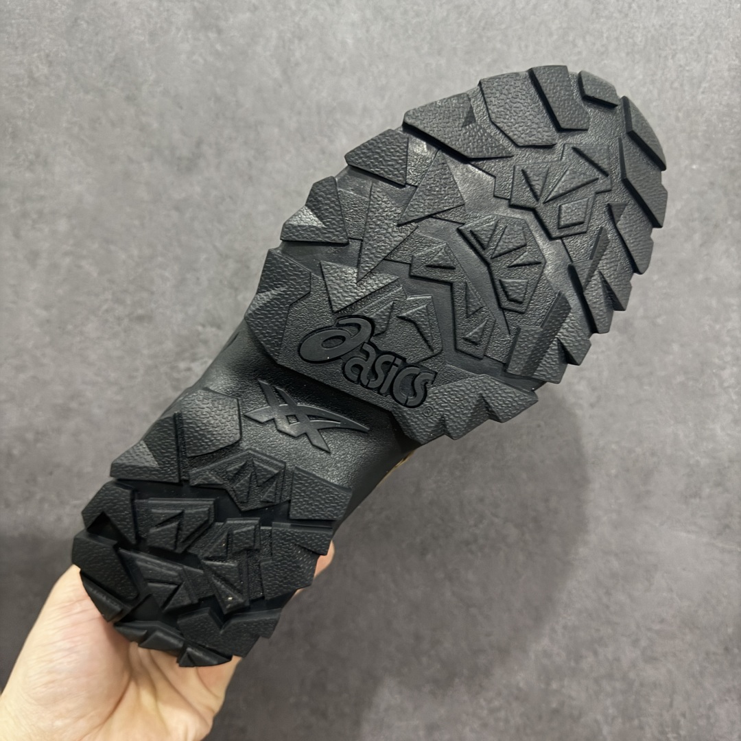 图片[9]-【公司级】亚瑟士 ASICS GEL-PICKAX 登山 户外运动 抗冲击支撑 减震防滑耐磨轻便 徒步鞋 男款 日蚀黑 轻便旅游鞋。秋天踏秋一直在穿这双，上脚最直观的感受就是鞋楦，平时穿一些其他品牌的户外鞋，总会或宽或窄，但是这双的鞋楦真的是刚刚好。作为户外鞋鞋底一定要耐磨+防滑，所以橡胶鞋头+橡胶鞋底，是必备的，而且底子越厚安全感越强，但相应的贴合感就越差，鞋身就越重，这双的鞋底厚度刚刚好，而且整双鞋没有拖沓感，脚部贴合的舒适感是很明显的，感觉设计师是真的研究过亚洲人的脚型，诚意十足。 尺码：36-45含半码-选品中心