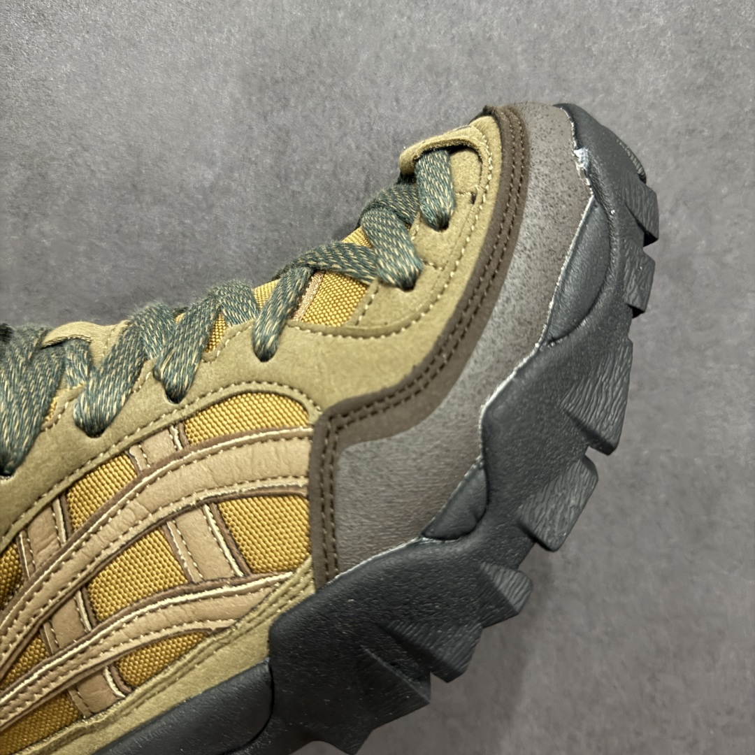 图片[5]-【公司级】亚瑟士 ASICS GEL-PICKAX 登山 户外运动 抗冲击支撑 减震防滑耐磨轻便 徒步鞋 男款 日蚀黑 轻便旅游鞋。秋天踏秋一直在穿这双，上脚最直观的感受就是鞋楦，平时穿一些其他品牌的户外鞋，总会或宽或窄，但是这双的鞋楦真的是刚刚好。作为户外鞋鞋底一定要耐磨+防滑，所以橡胶鞋头+橡胶鞋底，是必备的，而且底子越厚安全感越强，但相应的贴合感就越差，鞋身就越重，这双的鞋底厚度刚刚好，而且整双鞋没有拖沓感，脚部贴合的舒适感是很明显的，感觉设计师是真的研究过亚洲人的脚型，诚意十足。 尺码：36-45含半码-选品中心