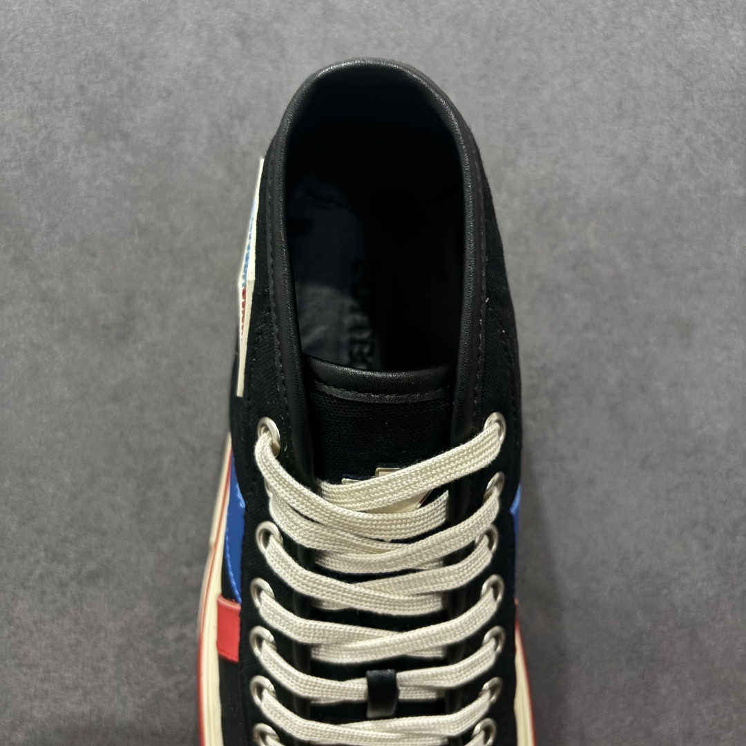 图片[7]-【广东纯原版本】小红书爆款 BOTTEGA VENETA BV25ss 新款复古Eliot运动鞋上市即封神! BV全新的 Eliot 以复古篮球鞋为设计灵感，童趣 的色彩焕发青春活力!男女同款，可以做情侣鞋穿着哦整个鞋子透气舒适，帆布鞋面自重轻盈，鞋帮拼接处以柔软奢华的羊皮镶嵌包裹每只鞋边的红线均为手工绘画，更具品味与态度喔! 尺码：35 36 37 38 39 40-选品中心