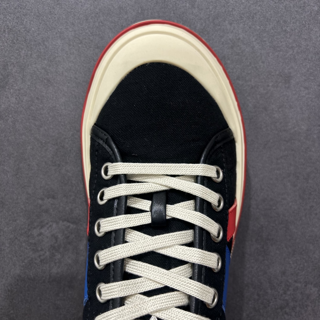 图片[8]-【广东纯原版本】小红书爆款 BOTTEGA VENETA BV25ss 新款复古Eliot运动鞋上市即封神! BV全新的 Eliot 以复古篮球鞋为设计灵感，童趣 的色彩焕发青春活力!男女同款，可以做情侣鞋穿着哦整个鞋子透气舒适，帆布鞋面自重轻盈，鞋帮拼接处以柔软奢华的羊皮镶嵌包裹每只鞋边的红线均为手工绘画，更具品味与态度喔! 尺码：35 36 37 38 39 40-选品中心