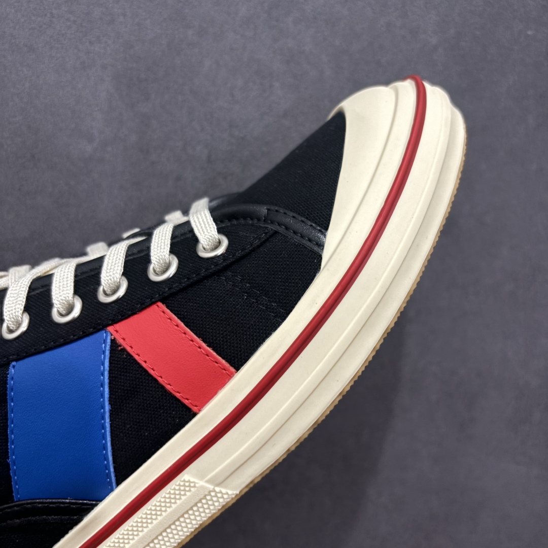 图片[5]-【广东纯原版本】小红书爆款 BOTTEGA VENETA BV25ss 新款复古Eliot运动鞋上市即封神! BV全新的 Eliot 以复古篮球鞋为设计灵感，童趣 的色彩焕发青春活力!男女同款，可以做情侣鞋穿着哦整个鞋子透气舒适，帆布鞋面自重轻盈，鞋帮拼接处以柔软奢华的羊皮镶嵌包裹每只鞋边的红线均为手工绘画，更具品味与态度喔! 尺码：35 36 37 38 39 40-选品中心