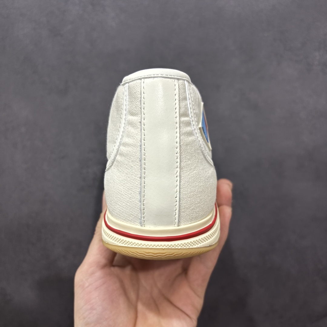 图片[4]-【广东纯原版本】小红书爆款 BOTTEGA VENETA BV25ss 新款复古Eliot运动鞋上市即封神! BV全新的 Eliot 以复古篮球鞋为设计灵感，童趣 的色彩焕发青春活力!男女同款，可以做情侣鞋穿着哦整个鞋子透气舒适，帆布鞋面自重轻盈，鞋帮拼接处以柔软奢华的羊皮镶嵌包裹每只鞋边的红线均为手工绘画，更具品味与态度喔! 尺码：35 36 37 38 39 40-选品中心