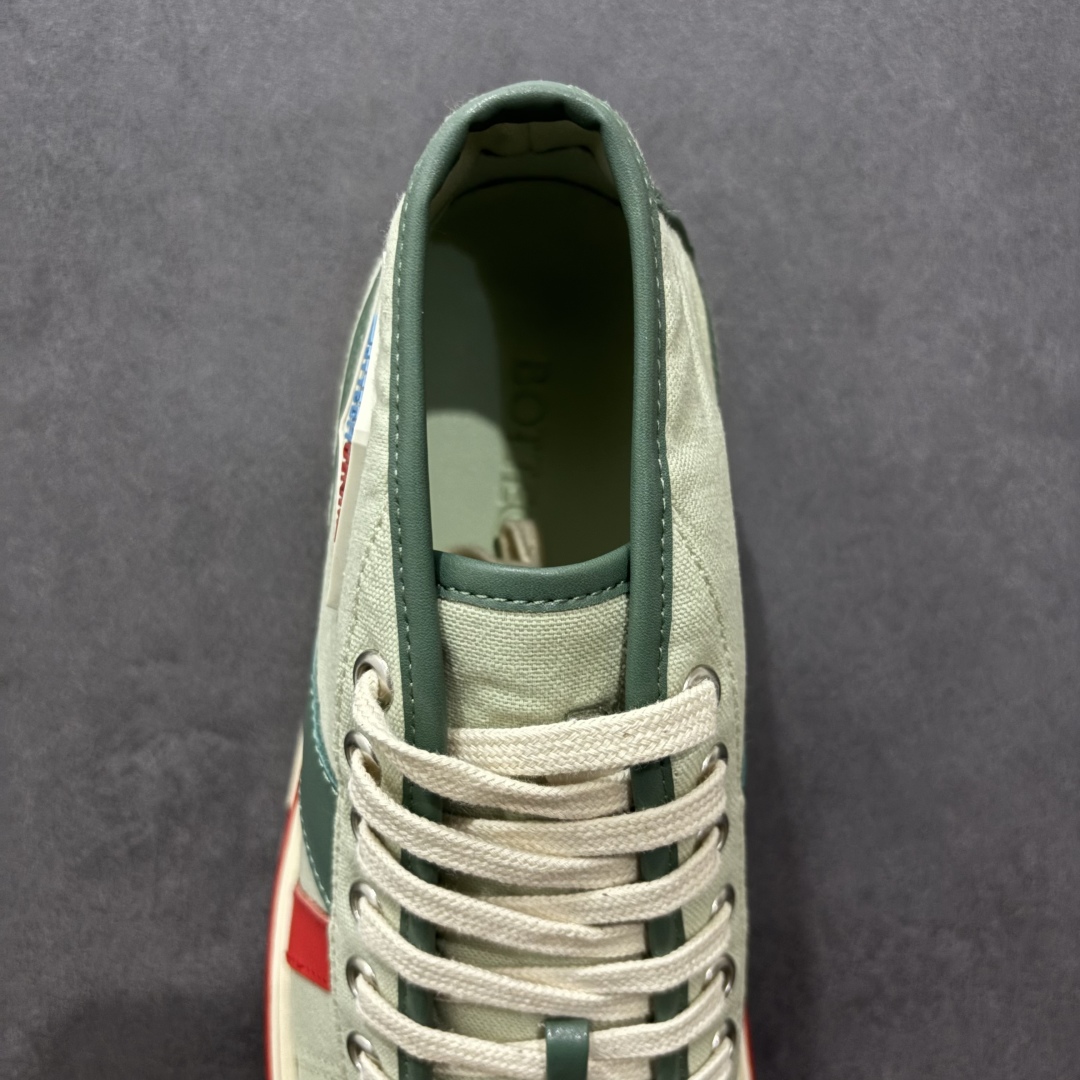 图片[7]-【广东纯原版本】小红书爆款 BOTTEGA VENETA BV25ss 新款复古Eliot运动鞋上市即封神! BV全新的 Eliot 以复古篮球鞋为设计灵感，童趣 的色彩焕发青春活力!男女同款，可以做情侣鞋穿着哦整个鞋子透气舒适，帆布鞋面自重轻盈，鞋帮拼接处以柔软奢华的羊皮镶嵌包裹每只鞋边的红线均为手工绘画，更具品味与态度喔! 尺码：35 36 37 38 39 40-选品中心