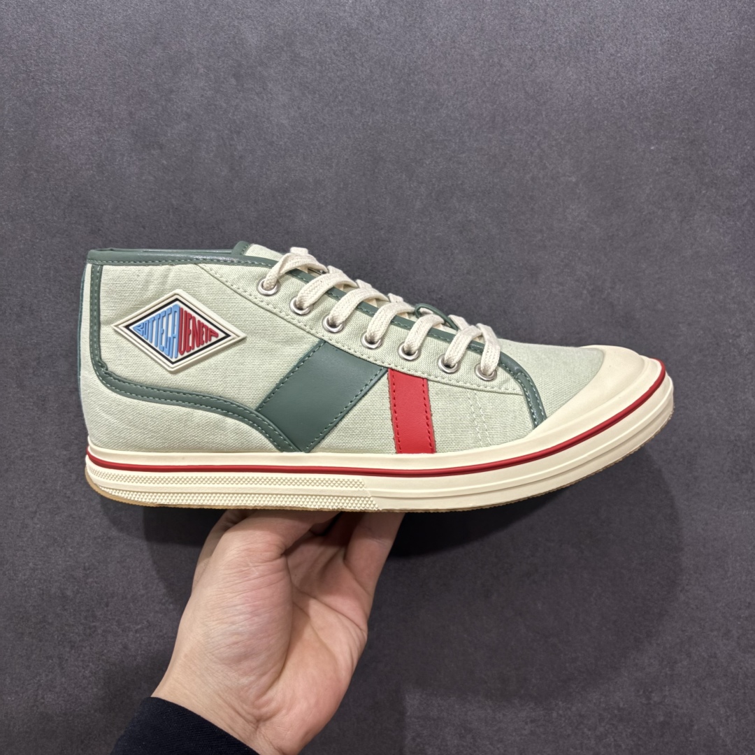 【广东纯原版本】小红书爆款 BOTTEGA VENETA BV25ss 新款复古Eliot运动鞋上市即封神! BV全新的 Eliot 以复古篮球鞋为设计灵感,童趣 的色彩焕发青春活力!男女同款,可以做情侣鞋穿着哦整个鞋子透气舒适,帆布鞋面自重轻盈,鞋帮拼接处以柔软奢华的羊皮镶嵌包裹每只鞋边的红线均为手工绘画,更具品味与态度喔! 尺码:35 36 37 38 39 40-选品中心