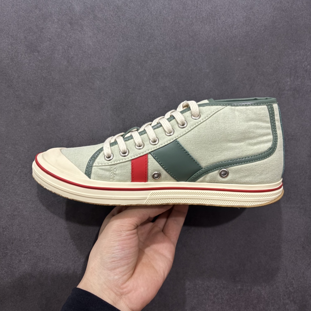 图片[2]-【广东纯原版本】小红书爆款 BOTTEGA VENETA BV25ss 新款复古Eliot运动鞋上市即封神! BV全新的 Eliot 以复古篮球鞋为设计灵感，童趣 的色彩焕发青春活力!男女同款，可以做情侣鞋穿着哦整个鞋子透气舒适，帆布鞋面自重轻盈，鞋帮拼接处以柔软奢华的羊皮镶嵌包裹每只鞋边的红线均为手工绘画，更具品味与态度喔! 尺码：35 36 37 38 39 40-选品中心