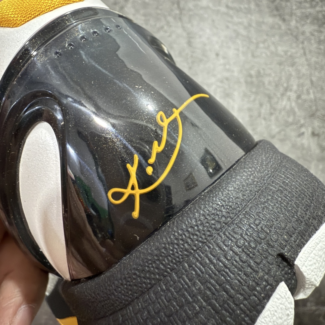 图片[2]-【Star版本】Nk Kobe VI Protro 6 \”DEL SOL\” 科比6代 季后赛 男子实战篮球鞋 CW2190-100 史上最强复刻 私人团队订单 细节完美对比公司货 前掌超大Zoom Turbo气垫 后掌EVA缓震 真正的原汁原味 还原ZP脚感 全身鞋材卡料色独家定制 唯一正确喷漆工艺Swoosh 正确凹凸蛇鳞工艺 正确鞋面渐变效果 内全置真动飞态线 独立原厂模具 最大尺码达到48.5码 首批不拼图大几率过验 亲测已过 支持各种高强度实战 无需担心 上脚价 补货周期极长 脚宽建议买大半码 科比系列前掌偏窄 不影响二次销售 支持七天无理由退换 尺码：40 40.5 41 42 42.5 43 44 44.5 45 45.5 46 47.5 48.5-选品中心