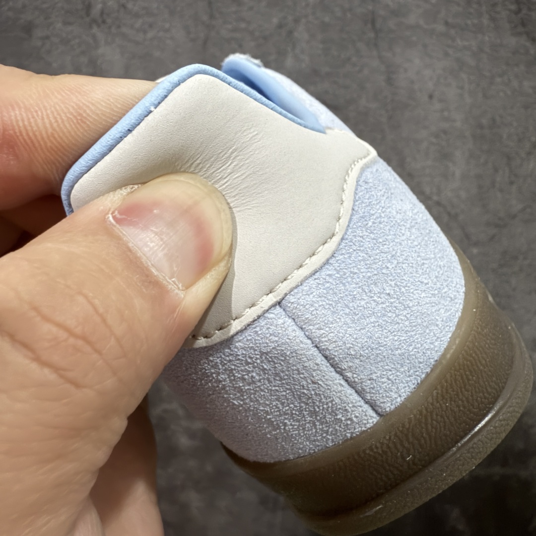 图片[2]-【渠道纯原版】AD Gazelle Indoor Trainers 羚羊内训系列低帮复古百搭休闲运动德训风板鞋 蓝白 JI2717 市场最高版本 完美还原zp细节，注意区别市场任何版本，完全不是一路货色‼️ 全鞋原材料打造，无任何色差，正确鞋型，后跟港宝材料定型，正确微透生胶大底，反口内里头层细腻小牛皮，纸板中底 鞋垫背胶，侧面正确烫金压印字母，所有细节完美还原‼️ 尺码：35 36 36.5 37 38 38.5 39 40 40.5 41 42 42.5 43 44 44.5 45-选品中心