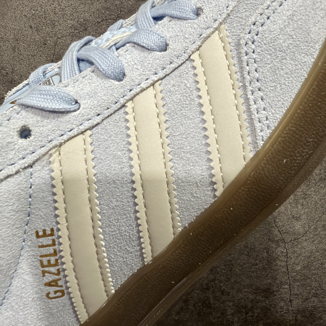 图片[4]-【渠道纯原版】AD Gazelle Indoor Trainers 羚羊内训系列低帮复古百搭休闲运动德训风板鞋 蓝白 JI2717 市场最高版本 完美还原zp细节，注意区别市场任何版本，完全不是一路货色‼️ 全鞋原材料打造，无任何色差，正确鞋型，后跟港宝材料定型，正确微透生胶大底，反口内里头层细腻小牛皮，纸板中底 鞋垫背胶，侧面正确烫金压印字母，所有细节完美还原‼️ 尺码：35 36 36.5 37 38 38.5 39 40 40.5 41 42 42.5 43 44 44.5 45-选品中心