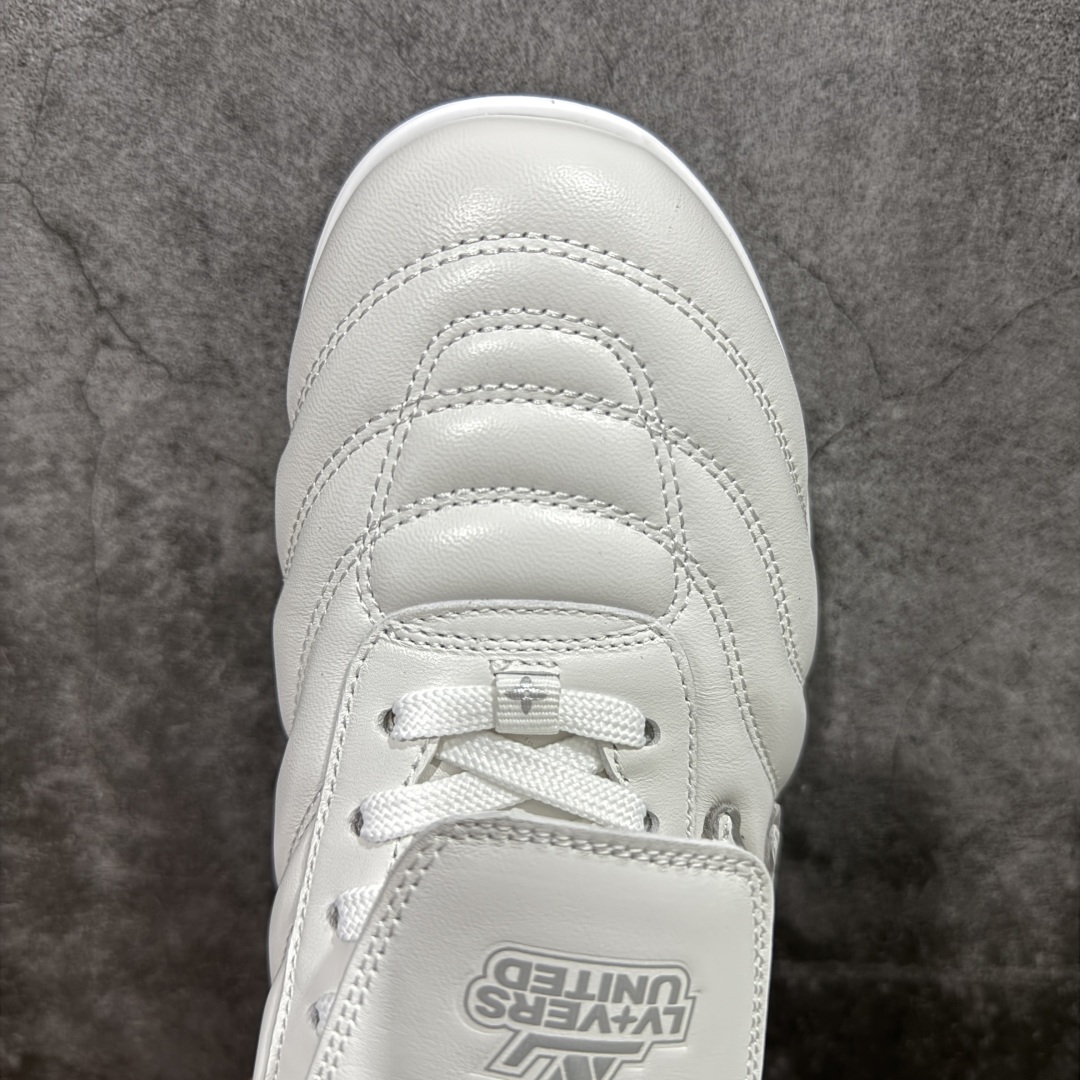 图片[5]-【专柜礼盒升级版】Louis Vuitton 2025 LV Footprint 情侣同款球鞋 市面最新版本 佛山高端品质 第一时间订入zp开发每个拼色的材质都是原版独家定制,与正品一致 做到对版对色大底开模高弹力环保发泡底 模具费都高达几十万 原版头层皮鞋面 压花都是按正品一比一打造开发 不偷半点料 不掺半点假 细节原版一致 可对比 全包套原版包装配件 最新包装大礼盒!! 目前市面一梯队级别 市场太杂请注意混卖版本 可区别材料 版型 质感 包装配件 一切肉眼可见的细节 法国巴黎百年奢侈品牌LV路易威登Louis Vuitton 尺码：38 39 40 41 42 43 44 45-选品中心