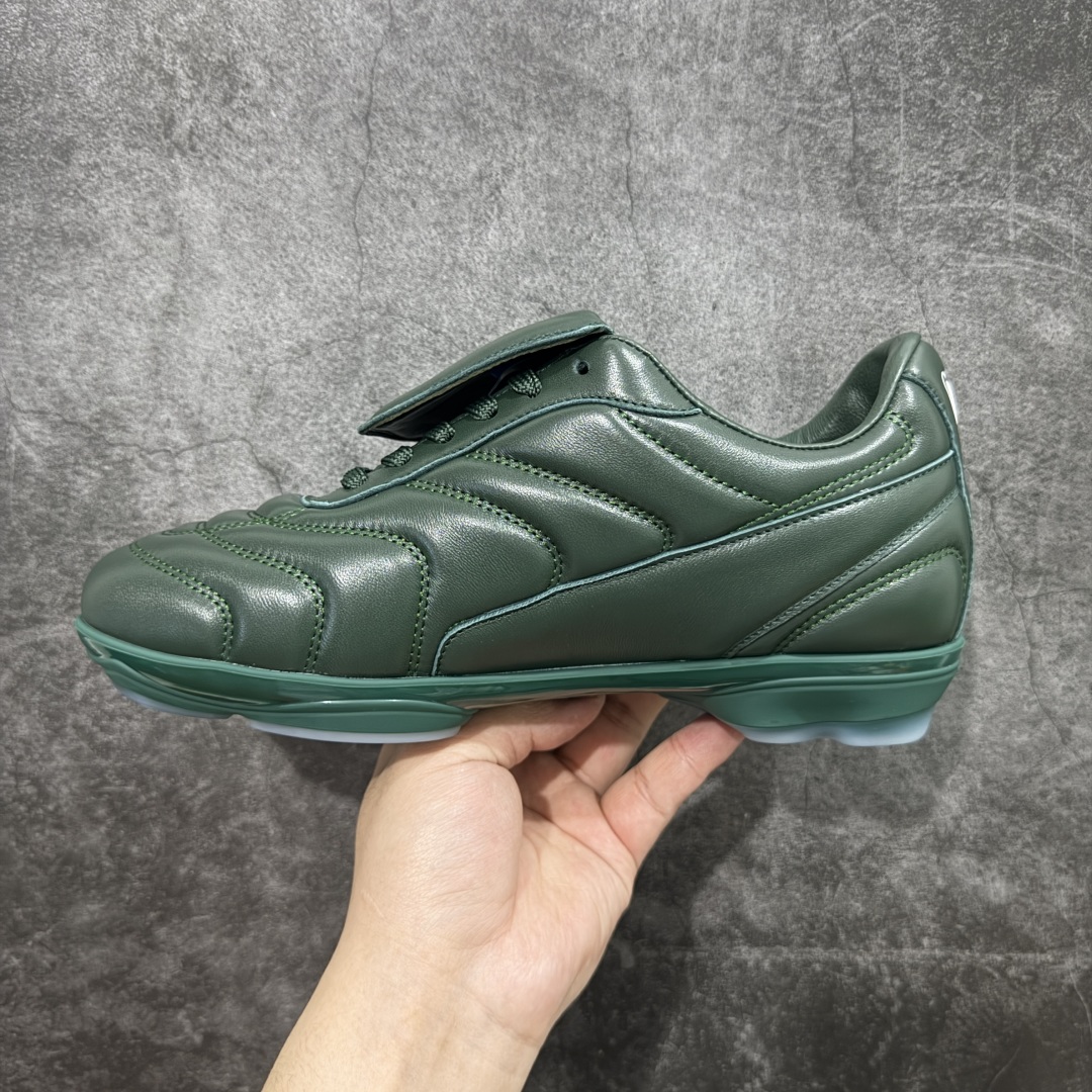 图片[2]-【专柜礼盒升级版】Louis Vuitton 2025 LV Footprint 情侣同款球鞋 市面最新版本 佛山高端品质 第一时间订入zp开发每个拼色的材质都是原版独家定制,与正品一致 做到对版对色大底开模高弹力环保发泡底 模具费都高达几十万 原版头层皮鞋面 压花都是按正品一比一打造开发 不偷半点料 不掺半点假 细节原版一致 可对比 全包套原版包装配件 最新包装大礼盒!! 目前市面一梯队级别 市场太杂请注意混卖版本 可区别材料 版型 质感 包装配件 一切肉眼可见的细节 法国巴黎百年奢侈品牌LV路易威登Louis Vuitton 尺码：38 39 40 41 42 43 44 45-选品中心