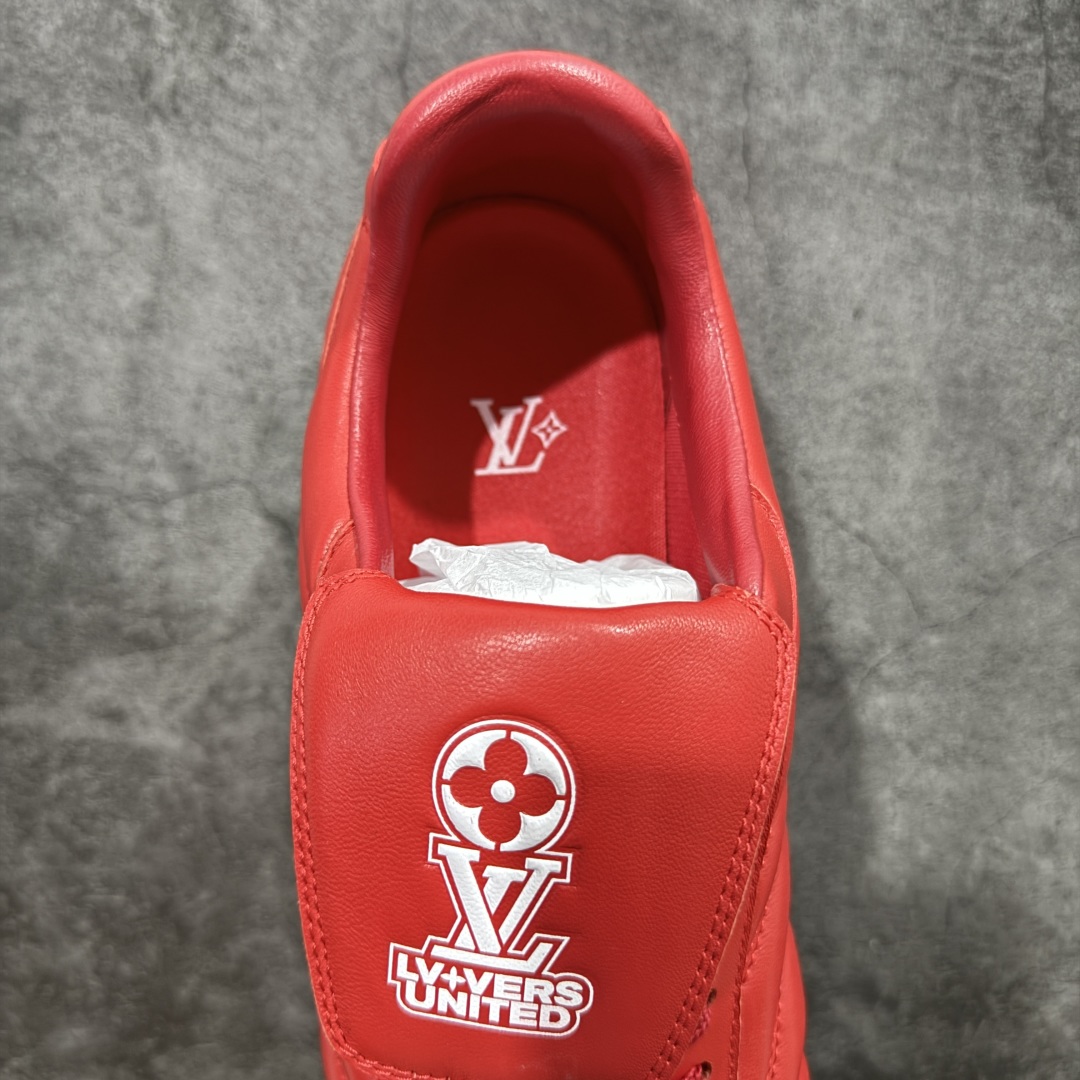 图片[8]-【专柜礼盒升级版】Louis Vuitton 2025 LV Footprint 情侣同款球鞋 市面最新版本 佛山高端品质 第一时间订入zp开发每个拼色的材质都是原版独家定制,与正品一致 做到对版对色大底开模高弹力环保发泡底 模具费都高达几十万 原版头层皮鞋面 压花都是按正品一比一打造开发 不偷半点料 不掺半点假 细节原版一致 可对比 全包套原版包装配件 最新包装大礼盒!! 目前市面一梯队级别 市场太杂请注意混卖版本 可区别材料 版型 质感 包装配件 一切肉眼可见的细节 法国巴黎百年奢侈品牌LV路易威登Louis Vuitton 尺码：38 39 40 41 42 43 44 45-选品中心