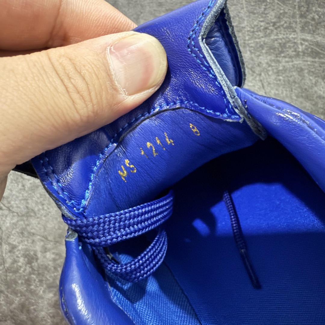 图片[8]-【专柜礼盒升级版】Louis Vuitton 2025 LV Footprint 情侣同款球鞋 市面最新版本 佛山高端品质 第一时间订入zp开发每个拼色的材质都是原版独家定制,与正品一致 做到对版对色大底开模高弹力环保发泡底 模具费都高达几十万 原版头层皮鞋面 压花都是按正品一比一打造开发 不偷半点料 不掺半点假 细节原版一致 可对比 全包套原版包装配件 最新包装大礼盒!! 目前市面一梯队级别 市场太杂请注意混卖版本 可区别材料 版型 质感 包装配件 一切肉眼可见的细节 法国巴黎百年奢侈品牌LV路易威登Louis Vuitton 尺码：38 39 40 41 42 43 44 45-选品中心