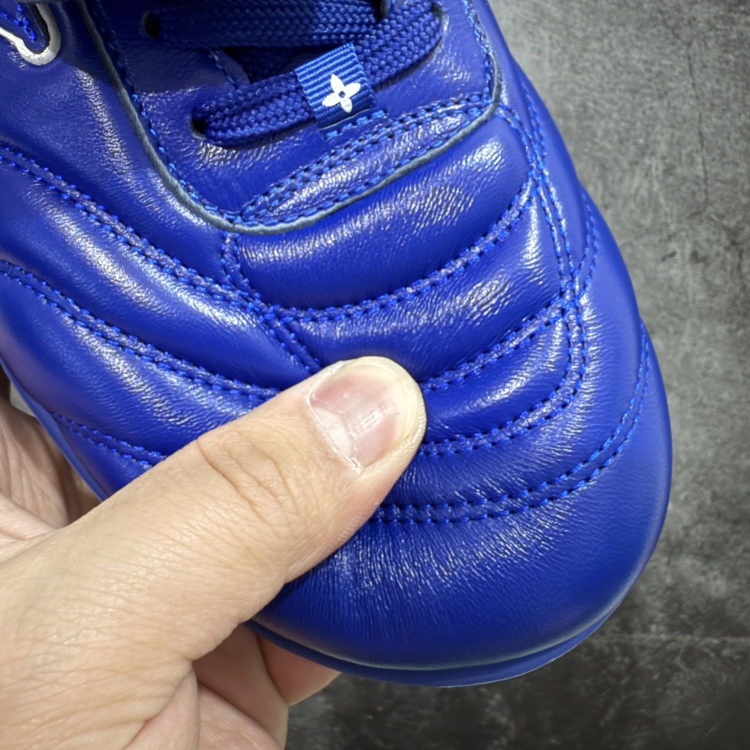 图片[5]-【专柜礼盒升级版】Louis Vuitton 2025 LV Footprint 情侣同款球鞋 市面最新版本 佛山高端品质 第一时间订入zp开发每个拼色的材质都是原版独家定制,与正品一致 做到对版对色大底开模高弹力环保发泡底 模具费都高达几十万 原版头层皮鞋面 压花都是按正品一比一打造开发 不偷半点料 不掺半点假 细节原版一致 可对比 全包套原版包装配件 最新包装大礼盒!! 目前市面一梯队级别 市场太杂请注意混卖版本 可区别材料 版型 质感 包装配件 一切肉眼可见的细节 法国巴黎百年奢侈品牌LV路易威登Louis Vuitton 尺码：38 39 40 41 42 43 44 45-选品中心