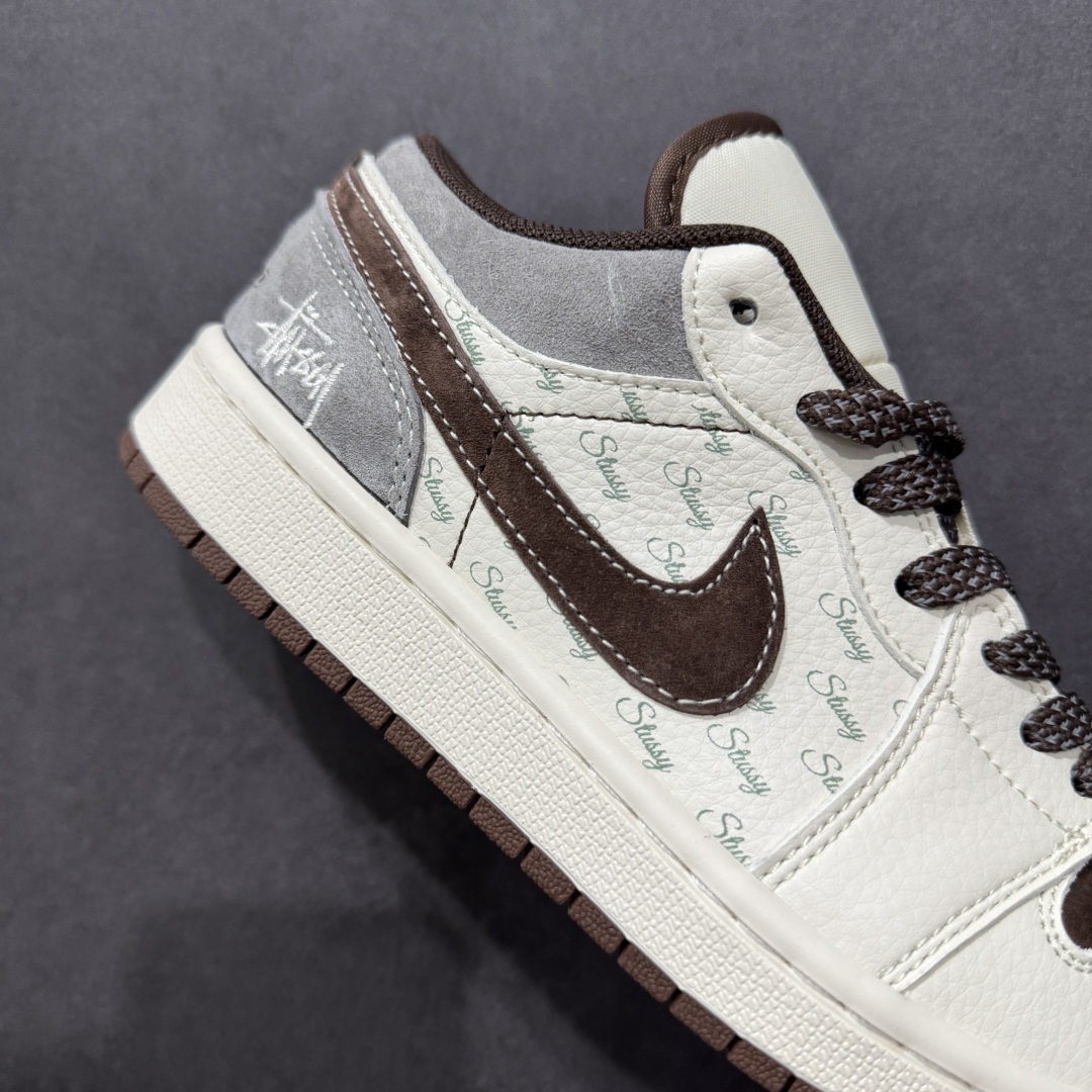 260  【定制版】Air Jordan 1 Retro Low x Stussy 白棕小钩  XS6086-015