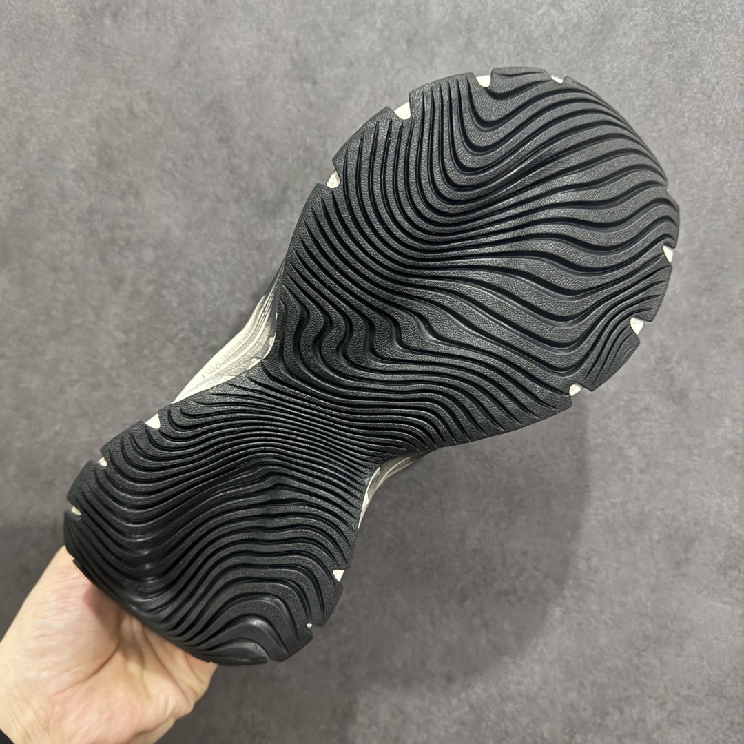 图片[9]-【公司级】Adidas Vento XLG MTW 脉冲系列 复古休闲老爹鞋 官方同步上架 鞋面是透气网面和皮革拼接 脚感轻盈 不闷汗 每次穿着跑步都感觉脚底在自由呼吸 鞋底是adidas经典的防滑设计 纹路很深 抓地力超稳 低帮设计很显脚踝纤细 却不失满满的包围安全感 货号： JR6397  尺码：35.5 36 36.5 37 38 38.5 39 40 40.5 41 42 42.5 43 44 45-选品中心