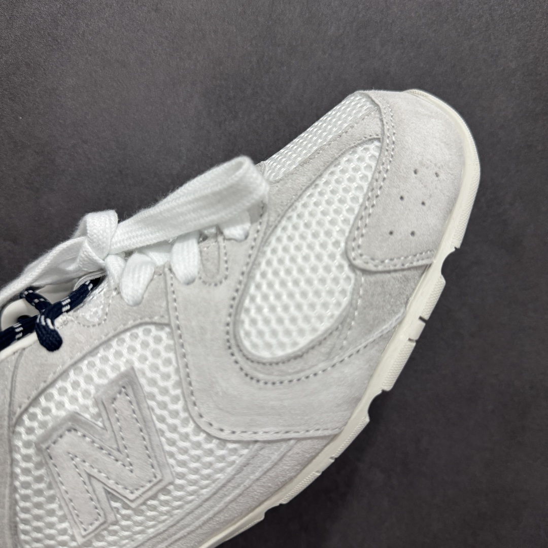 图片[5]-【公司级】MiuMiu x New Balance 530系列 意大利奢侈品牌/缪缪联名款 低帮经典复古休闲半拖  #鞋款采用解构和轻盈的设计，彷旧的布料包覆着 New Balance 530的轮廓，刻意磨损、不均匀的皮革色调，让波鞋多了不同的个性 这款联名鞋款配有双鞋带设计，包括白色、橙色、棕色和黄色鞋带，营造出随性系起的感觉，为整体感又多了几分 Boyish 以及率性感  尺码：36 37 37.5 38 38.5 39.5 40 40.5 41.5 42 42.5 43.5 44 44.5 45-选品中心