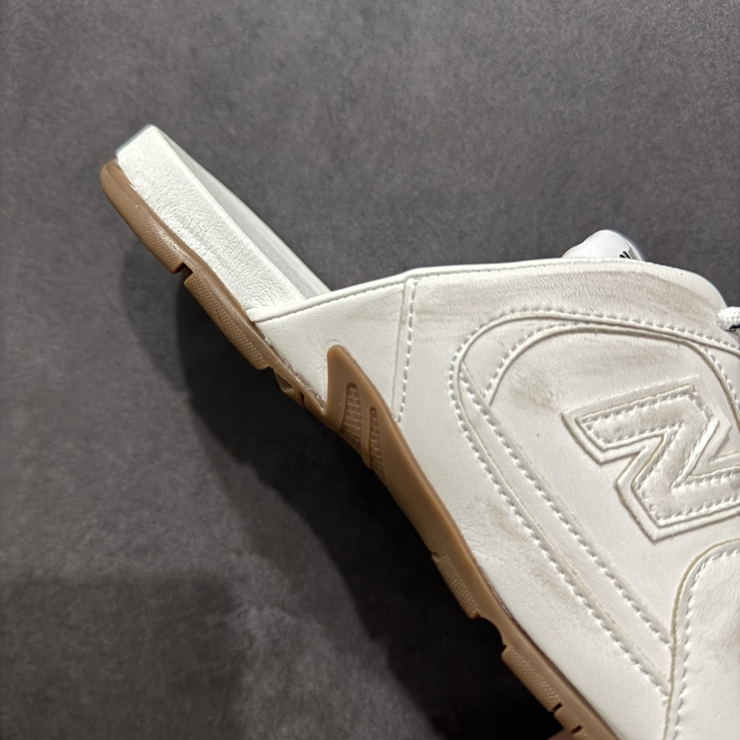 图片[6]-【公司级】MiuMiu x New Balance 530系列 意大利奢侈品牌/缪缪联名款 低帮经典复古休闲半拖  #鞋款采用解构和轻盈的设计，彷旧的布料包覆着 New Balance 530的轮廓，刻意磨损、不均匀的皮革色调，让波鞋多了不同的个性 这款联名鞋款配有双鞋带设计，包括白色、橙色、棕色和黄色鞋带，营造出随性系起的感觉，为整体感又多了几分 Boyish 以及率性感  尺码：36 37 37.5 38 38.5 39.5 40 40.5 41.5 42 42.5 43.5 44 44.5 45-选品中心