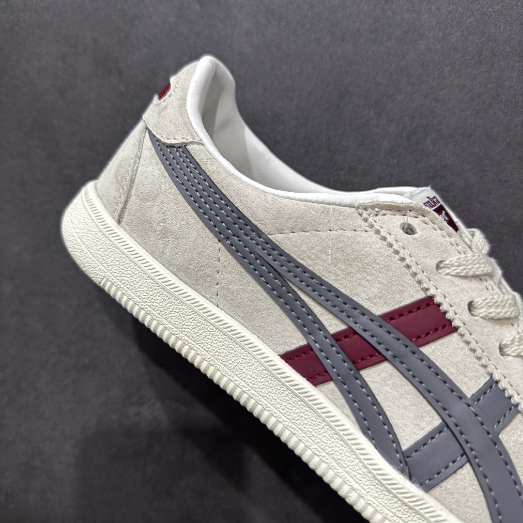 图片[6]-【公司级】亚瑟士/鬼冢虎 Onitsuka Tiger Tokuten复古跑鞋街拍潮鞋低帮板鞋经典款德训中性复古运动鞋 轻盈舒适，时尚与复古与一体！轻盈的款式，适合夏天~简单的设定配合修长的线条，全鞋身均以麖皮打造，散发着日本新一代的潮流品味，无论配衬任何造型都能胜任。 Tokuten 精神来自80年代的室内用鞋，T-TOE前足补强设计，环状中底底部结构，橡胶大底元素，防滑耐磨的同时保持着鞋子的轻盈,并提供良好牵引力，脚感柔软舒适，长时间行走也不会觉得脚部不适。经典复刻款，休闲百搭，中性款男女都可穿。 尺码：36 37 37.5 38 39 39.5 40 41.5 42 42.5 43 44 45-选品中心