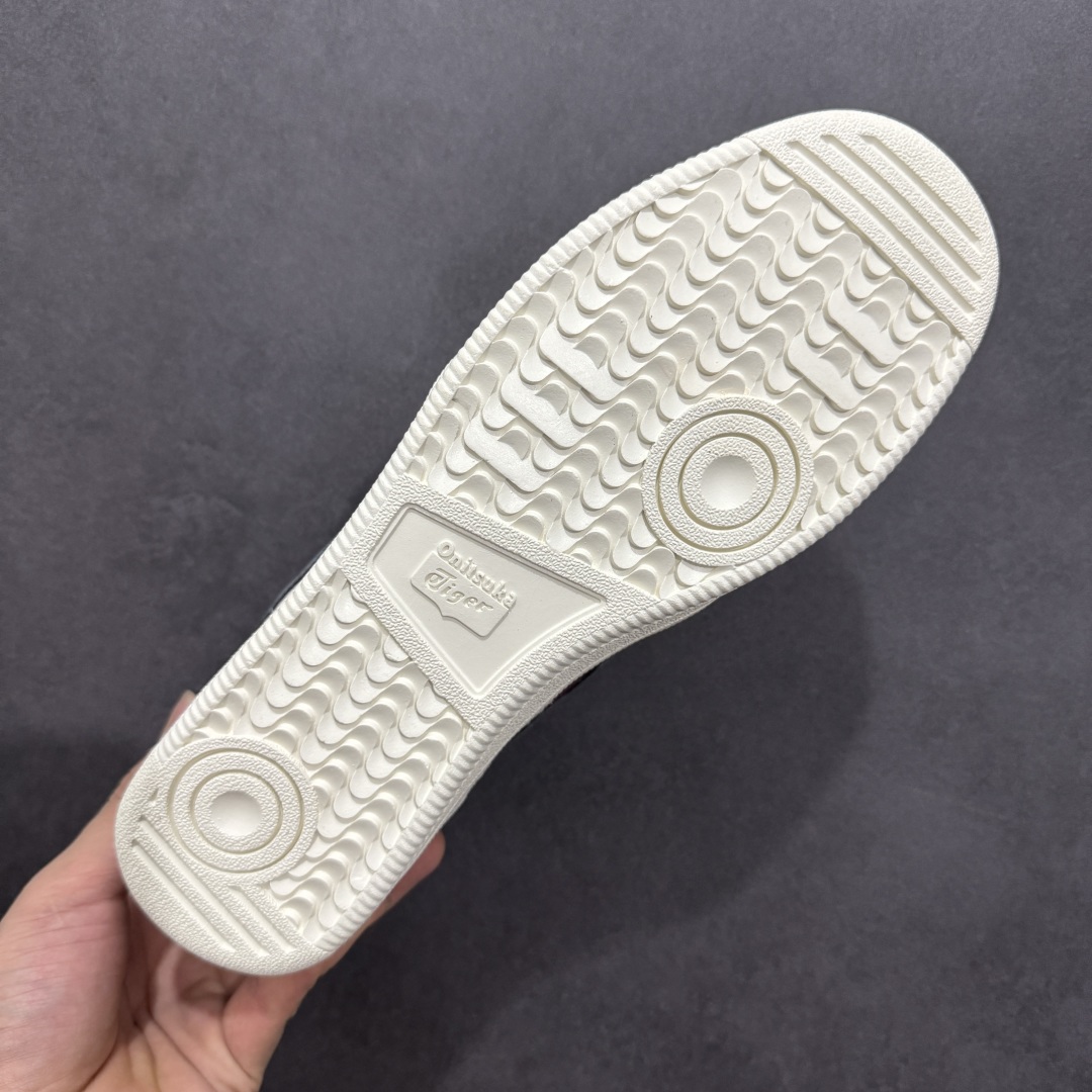 图片[9]-【公司级】亚瑟士/鬼冢虎 Onitsuka Tiger Tokuten复古跑鞋街拍潮鞋低帮板鞋经典款德训中性复古运动鞋 轻盈舒适，时尚与复古与一体！轻盈的款式，适合夏天~简单的设定配合修长的线条，全鞋身均以麖皮打造，散发着日本新一代的潮流品味，无论配衬任何造型都能胜任。 Tokuten 精神来自80年代的室内用鞋，T-TOE前足补强设计，环状中底底部结构，橡胶大底元素，防滑耐磨的同时保持着鞋子的轻盈,并提供良好牵引力，脚感柔软舒适，长时间行走也不会觉得脚部不适。经典复刻款，休闲百搭，中性款男女都可穿。 尺码：36 37 37.5 38 39 39.5 40 41.5 42 42.5 43 44 45-选品中心