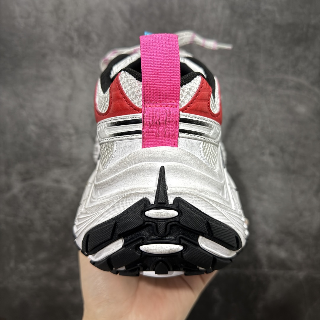 图片[4]-【XA纯原】BALENCIAGA 6XL Sneakers 巴黎世家15代 网布系带低帮走秀复古老爹鞋 全套原纸板楦头开发 最原汁原味的灵魂版型 全鞋荧光划线卡点 胶水把控整洁度追求极致完美 每一双都是工艺品 多重QC质检 超越公司货的品控标准 实实在在的免检产品 原盒原配 正确字体电绣 粗细、位置、大小正确 侧边TPU 透气孔匹配意产原版 正确分离大底 TPU软底 原版一致大底LOGO 立体感十足 原厂皮料水洗做旧 采购原厂网纱 不含皮革 网布材料和聚氨酯 磨损效果 展现品牌对于新潮事物的热情 这款鞋子拥有巨大尺寸和醒目设计 符合当下”老爹鞋”的趋势 鞋子采用银灰配色 营造出低调而不失华丽的效果 10XL的尺码使它成为市场中最显眼的存在 适合追求个性化的人群 Balenciaga始终站在时尚前沿 此次发布的产品再次体现了他们的创新能力 尺码：35-46-选品中心