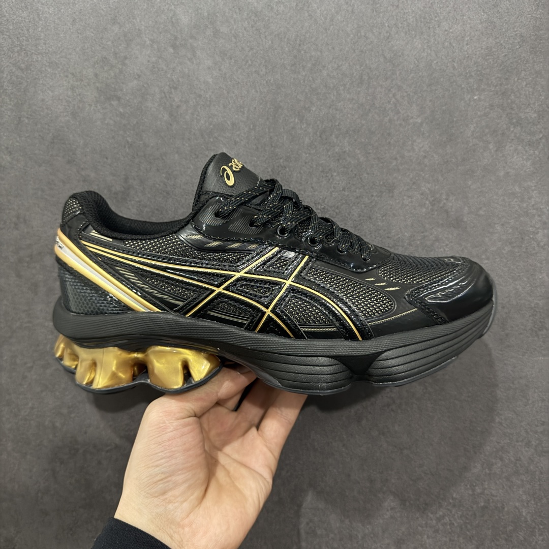 【纯原版】Asics Gel-Kinetic Fluent 纯原版本 亚瑟士运动休闲透气专业跑鞋 新一代缓震未来感跑鞋 鞋面复杂的切割和银色细节极具前卫风格 大底科技十足且独特外观的GEL 不仅在视觉上夺人眼球 同时可提供全天候的舒适缓冲 更多细节后半掌GEL+ 前半掌FFBlast中底科技堆叠 KIKO风的设计语言拼接ASICS鞋体流线 耐磨材质耐磨性强,稳定性高抓地更牢,不易打滑 货号： 1203A591 0013725 尺码：40-45-选品中心