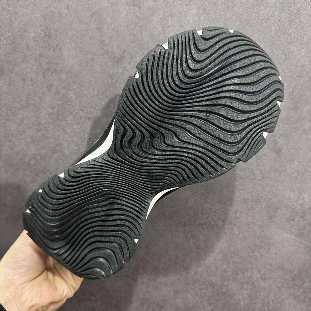 图片[9]-【公司级】Adidas Vento XLG MTW 脉冲系列 复古休闲老爹鞋 官方同步上架 鞋面是透气网面和皮革拼接 脚感轻盈 不闷汗 每次穿着跑步都感觉脚底在自由呼吸 鞋底是adidas经典的防滑设计 纹路很深 抓地力超稳 低帮设计很显脚踝纤细 却不失满满的包围安全感 货号： JR5586   尺码：35.5 36 36.5 37 38 38.5 39 40 40.5 41 42 42.5 43 44 45-选品中心