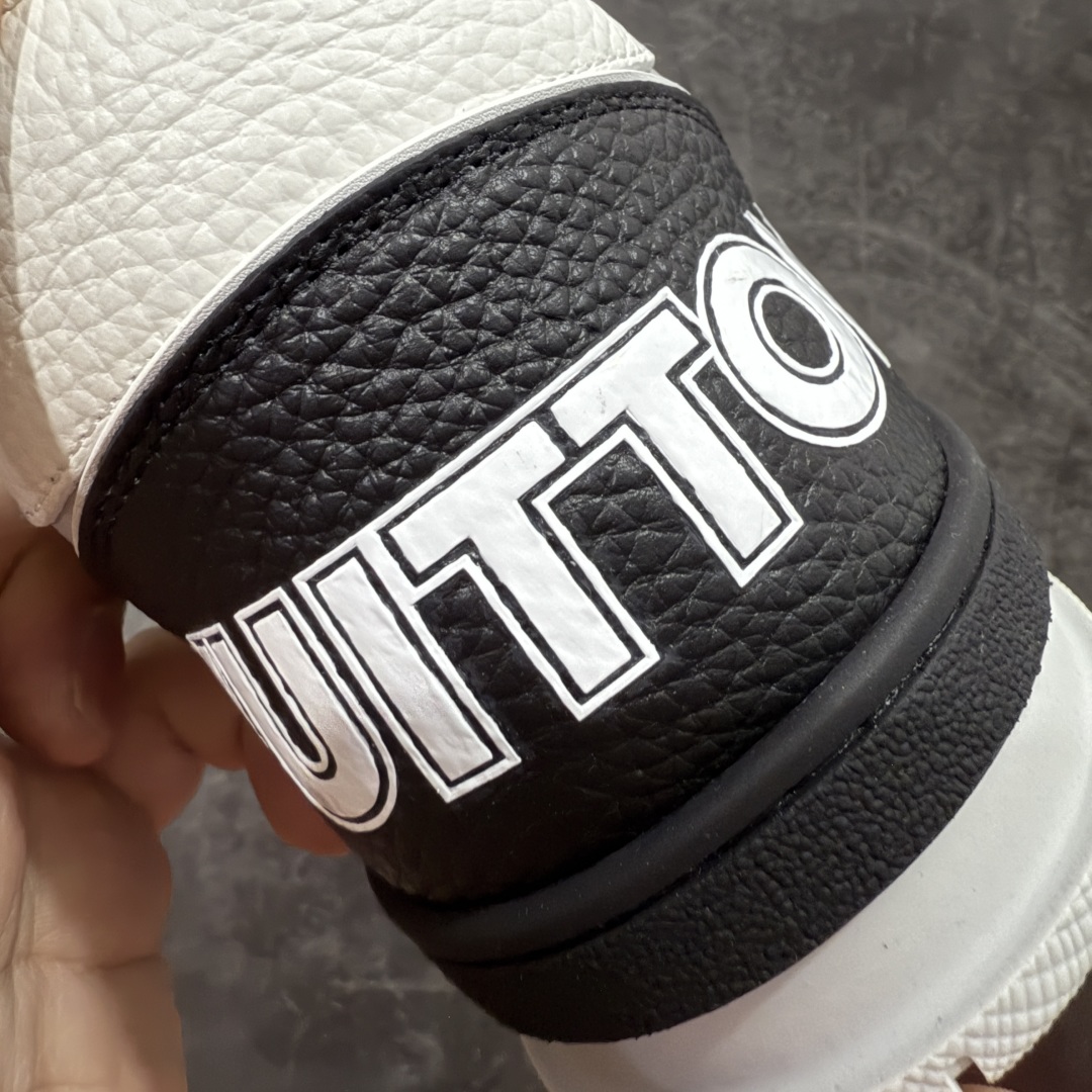 图片[2]-【海淘代购升级版】 现货当天可取 LV Trainer系列高奢运动鞋 黑白四叶草魔术贴 新款芯片顶级 潮人必备单品 同步ZP官网空胶工艺 鞋舌、挂饰均镶嵌NFC芯片感应装置 正确胶片断点式设计 中底正确还原原版油印字母比例 1：1原楦格板、楦头、刀磨全新升级！ 独家订制顶级压纹麂皮 原版开模TPU大底 质感原版一致 垫脚聚米微料加透气英伦网布 披靡市场任何版本！细节完美呈现！ 代购指定版本 全新升级最新双盒包装 扫码秒进官网！ 全套包装配件同比原版 尺码： 38-46-选品中心