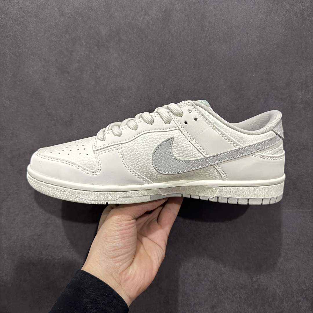280  【定制版】Nike SB Dunk Low 联名三勾 米灰配色 低帮休闲运动滑板板鞋 SC9207-401