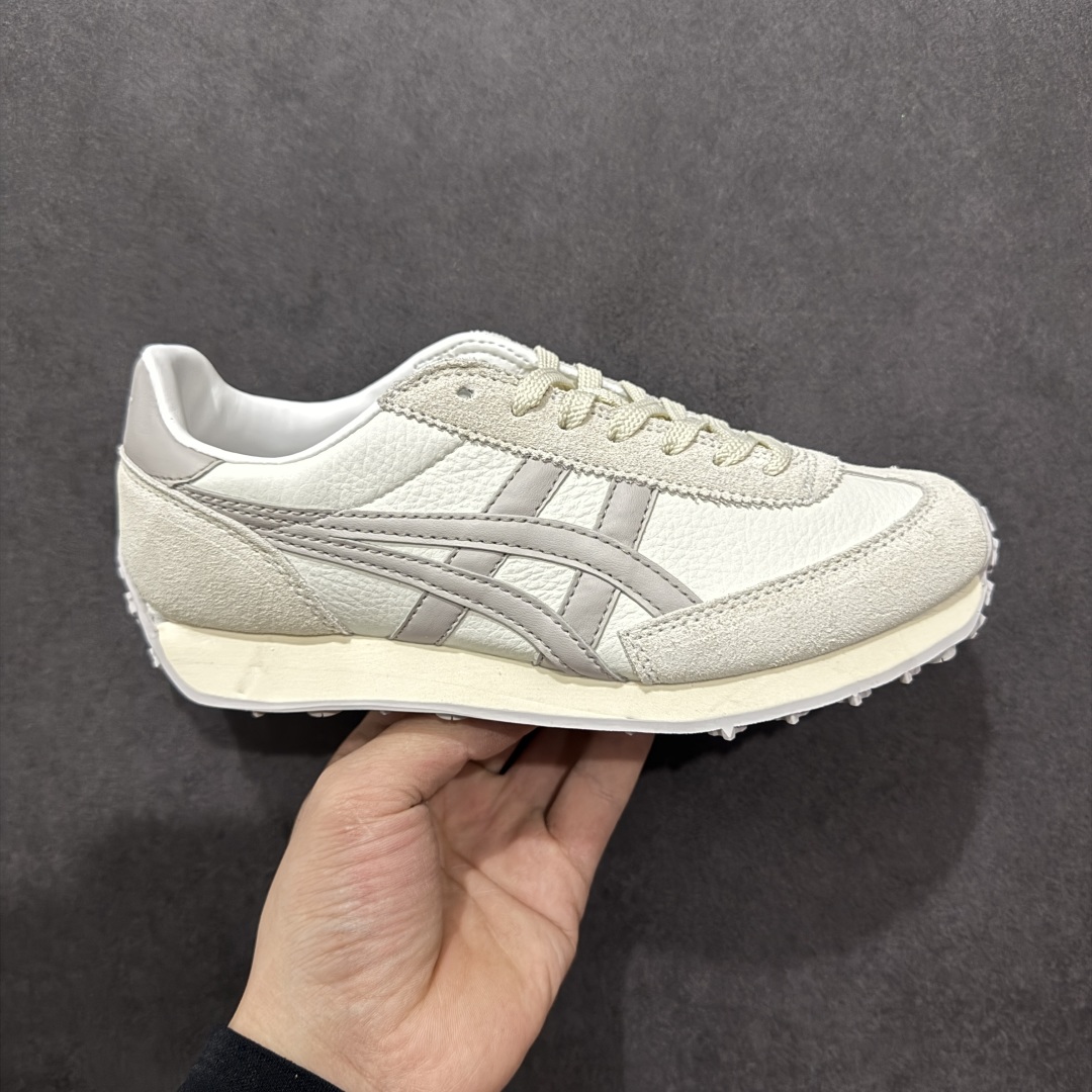 【公司级】Onitsuka Tiger鬼塚虎/鬼冢虎阿甘鞋EDR 78™休闲鞋78系列 中性休闲运动鞋 复古风的日常百搭神器它的设计灵感来源于经典跑步鞋,简约又不失时尚感。经典配色让整双鞋看起来特别温暖,搭配牛仔裤或者休闲裤都非常合适。鞋身采用优质材料制成,穿着起来轻便又舒适,长时间走路也不会觉得累。这双鞋的设计细节也很用心,鞋底纹路清晰,抓地力强,适合各种场合。无论是日常通勤还是周末出游,它都能成为你的最佳拍档。 尺码: 36-45 含半码 编码: FS220240-选品中心