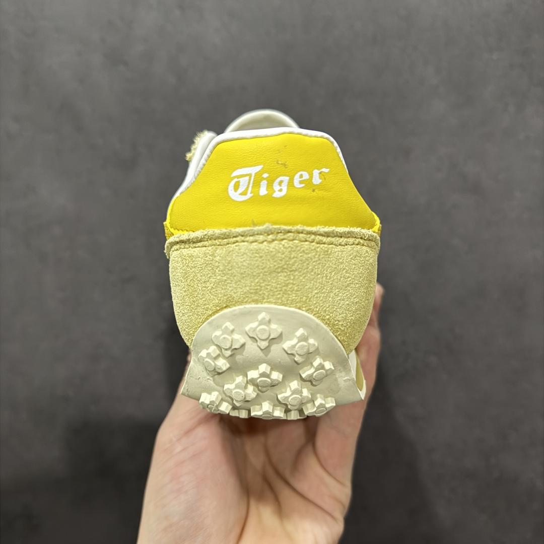 图片[4]-【公司级】Onitsuka Tiger鬼塚虎/鬼冢虎阿甘鞋EDR 78™休闲鞋78系列 中性休闲运动鞋 复古风的日常百搭神器它的设计灵感来源于经典跑步鞋，简约又不失时尚感。经典配色让整双鞋看起来特别温暖，搭配牛仔裤或者休闲裤都非常合适。鞋身采用优质材料制成，穿着起来轻便又舒适，长时间走路也不会觉得累。这双鞋的设计细节也很用心，鞋底纹路清晰，抓地力强，适合各种场合。无论是日常通勤还是周末出游，它都能成为你的最佳拍档。 尺码： 36-45 含半码 编码： FS220240-选品中心