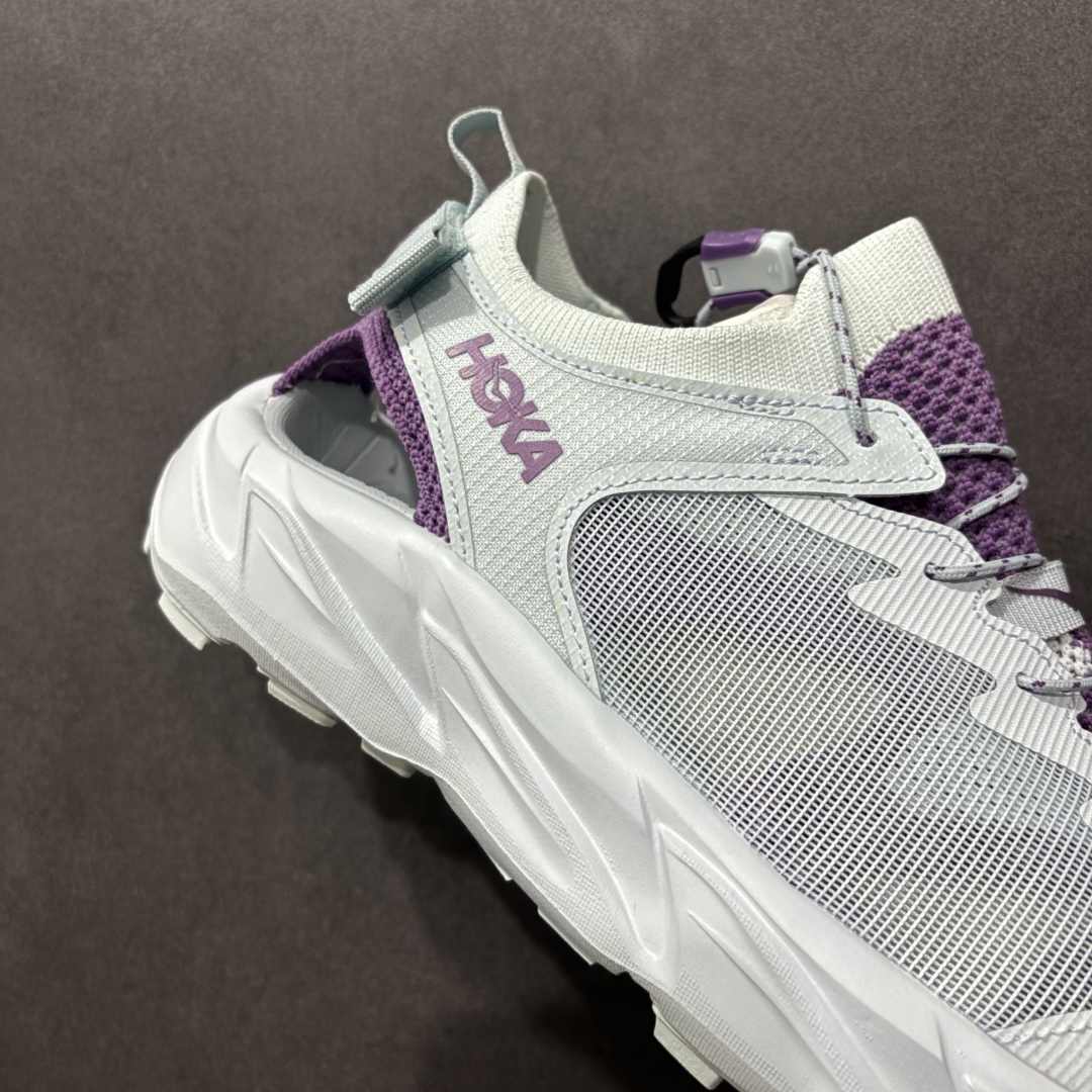 图片[6]-【绿x版】Hoka W Hopara 2 霍帕拉系列水路两用溯溪涉水休闲户外露营凉鞋 作为先锋品牌的 HOKA ONE ONE总是以独特的方式 HOPARA是一款溯溪鞋 又名排水鞋 可长期用于涉水和溯溪 保护脚底和脚趾的安全和舒适 鞋面材料速干 透气 耐磨 鞋底防滑 耐磨 抓地能力强 出于安全考虑 设计要求较高-涉水溯溪过程中 水 泥沙 可以直接从鞋内大孔排出 细纹鞋底使在岩石上抓地能力强 避免打滑 而上路后 鞋面具有快干透气等优点 尺码：36 36.5 37.5 38 39 40 40.5 41 42 42.5 43 44 45-选品中心