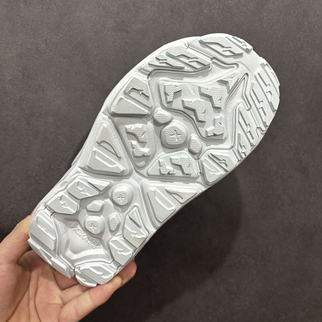 图片[9]-【绿x版】HOKA One One Hopara Sandals 霍帕拉系列水路两用溯溪涉水休闲户外露营凉鞋 作为先锋品牌的 HOKA ONE ONE总是以独特的方式 HOPA RA是一款溯溪鞋 又名排水鞋 可长期用于涉水和溯溪 保护脚底和脚趾的安全和舒适 鞋面材料速干 透气 耐磨 鞋底防滑 耐磨 抓地能力强 出于安全考虑 设计要求较高 涉水溯溪过程中 水 泥沙 可以直接从鞋内大孔排出 细纹鞋底使在岩石上抓地能力强 避免打滑 而上路后 鞋面具有快干透气等优点 尺码：36 36.5 37.5 38 39 40 40.5 41 42 42.5 43 44 45-选品中心