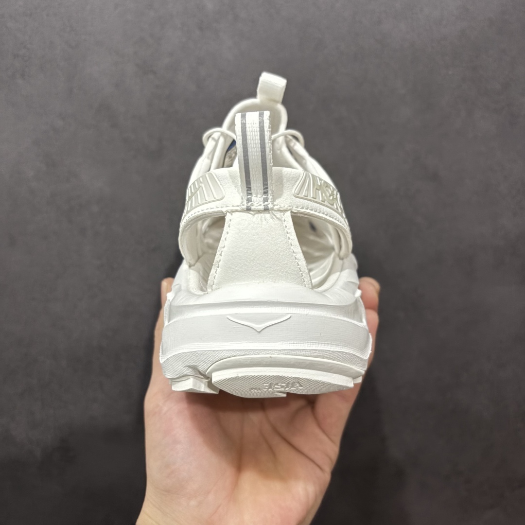 图片[4]-【绿x版】HOKA One One Hopara Sandals 霍帕拉系列水路两用溯溪涉水休闲户外露营凉鞋 作为先锋品牌的 HOKA ONE ONE总是以独特的方式 HOPA RA是一款溯溪鞋 又名排水鞋 可长期用于涉水和溯溪 保护脚底和脚趾的安全和舒适 鞋面材料速干 透气 耐磨 鞋底防滑 耐磨 抓地能力强 出于安全考虑 设计要求较高 涉水溯溪过程中 水 泥沙 可以直接从鞋内大孔排出 细纹鞋底使在岩石上抓地能力强 避免打滑 而上路后 鞋面具有快干透气等优点 尺码：36 36.5 37.5 38 39 40 40.5 41 42 42.5 43 44 45-选品中心