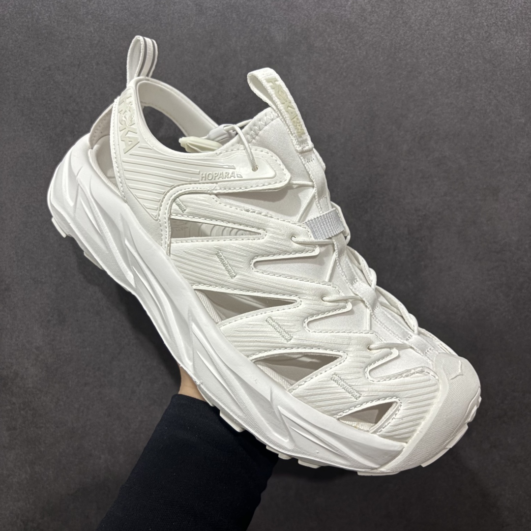 图片[3]-【绿x版】HOKA One One Hopara Sandals 霍帕拉系列水路两用溯溪涉水休闲户外露营凉鞋 作为先锋品牌的 HOKA ONE ONE总是以独特的方式 HOPA RA是一款溯溪鞋 又名排水鞋 可长期用于涉水和溯溪 保护脚底和脚趾的安全和舒适 鞋面材料速干 透气 耐磨 鞋底防滑 耐磨 抓地能力强 出于安全考虑 设计要求较高 涉水溯溪过程中 水 泥沙 可以直接从鞋内大孔排出 细纹鞋底使在岩石上抓地能力强 避免打滑 而上路后 鞋面具有快干透气等优点 尺码：36 36.5 37.5 38 39 40 40.5 41 42 42.5 43 44 45-选品中心